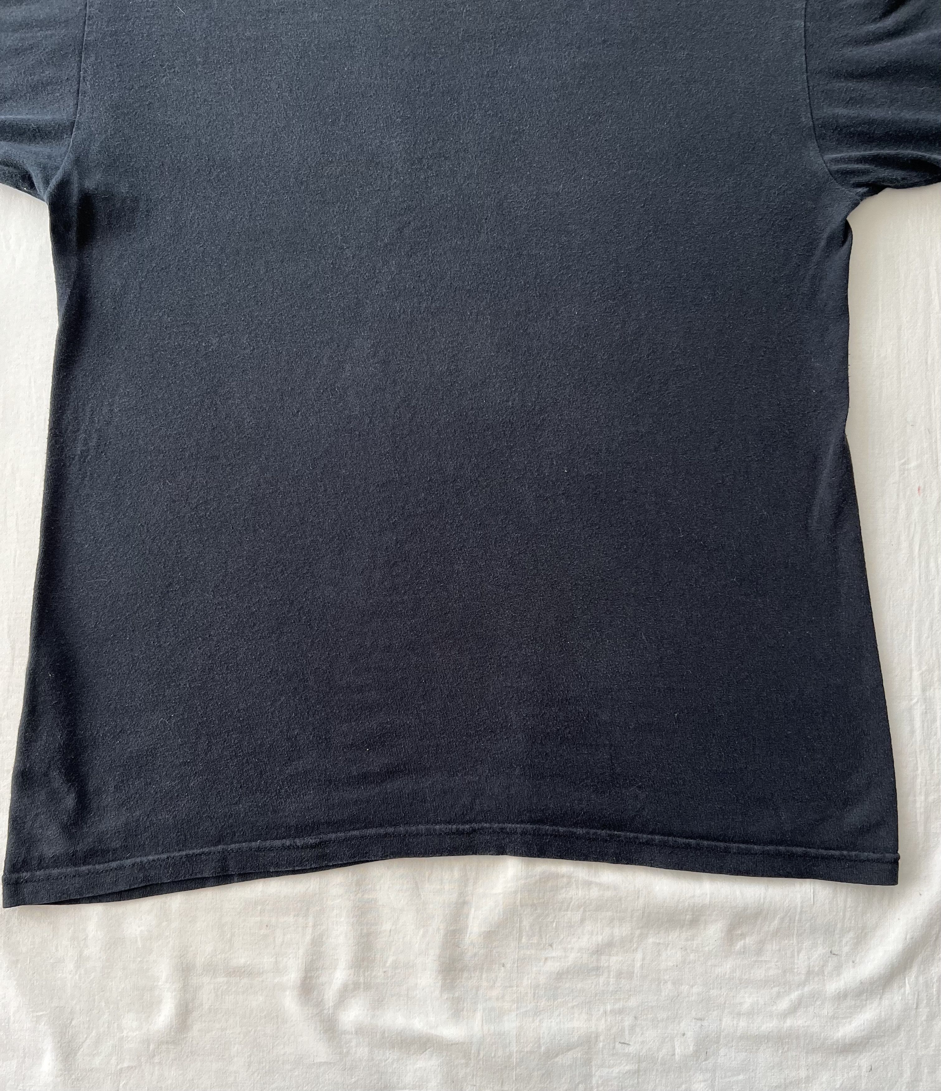 Band Tees Vintage 2004 Tool Undertow Heart Anatomy Black T-shirt Size US M / EU 48-50 / 2 - 18 Thumbnail