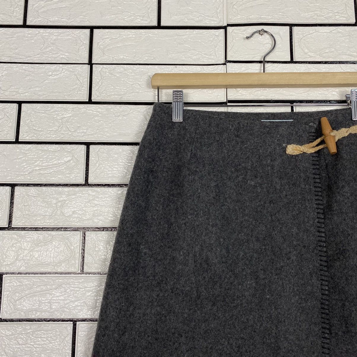Japanese Brand Vintage Wool Skirt Striped Naf Naf Sport Issey Miyake Size 30" / US 8 / IT 44 - 9 Thumbnail