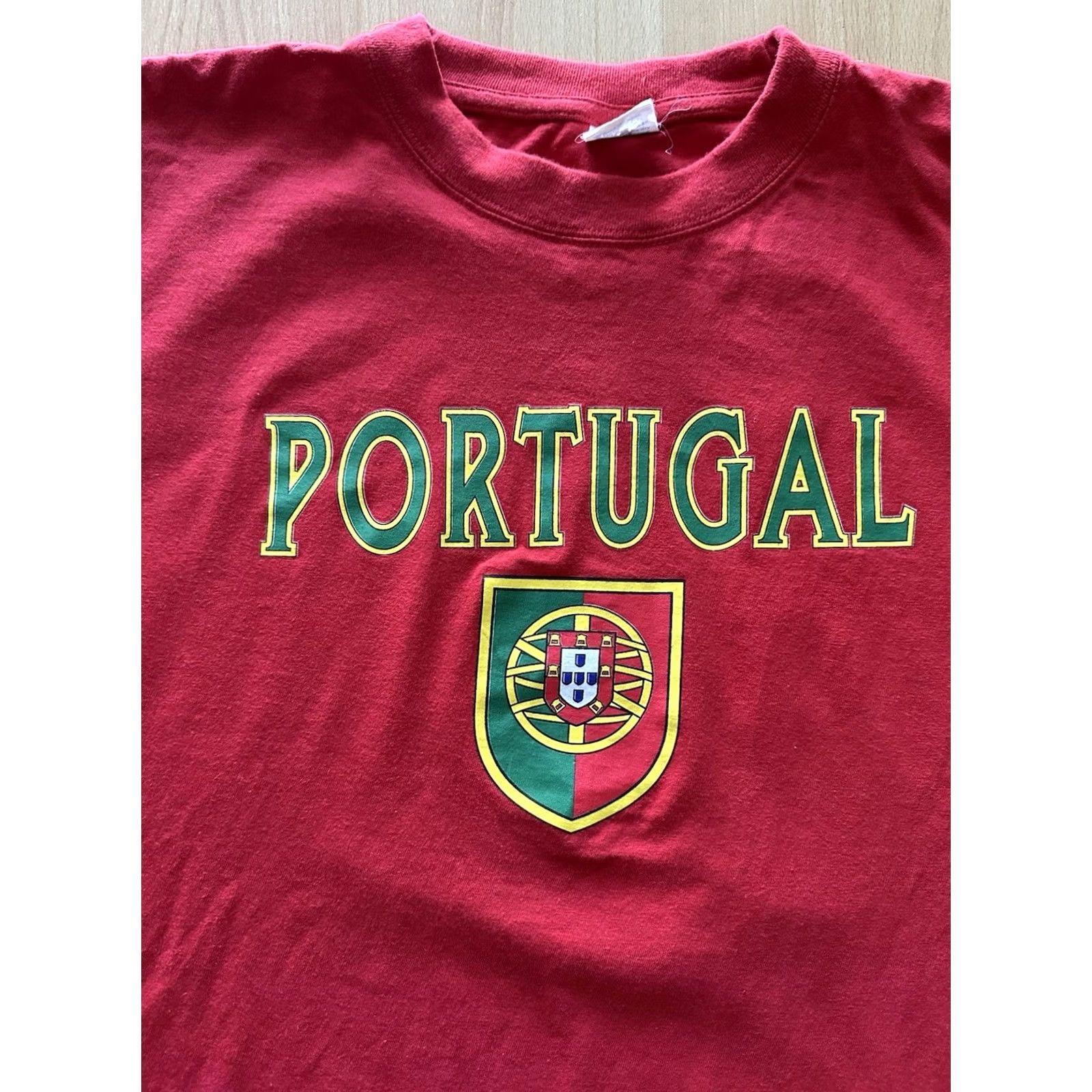 Vintage VINTAGE Portugal Soccer Rui Costa #10 Logo T-Shirt Large Red 90s Signed Graphic Unbranded Mens Womens Boys Girls Shirt Size US L / EU 52-54 / 3 - 3 Thumbnail