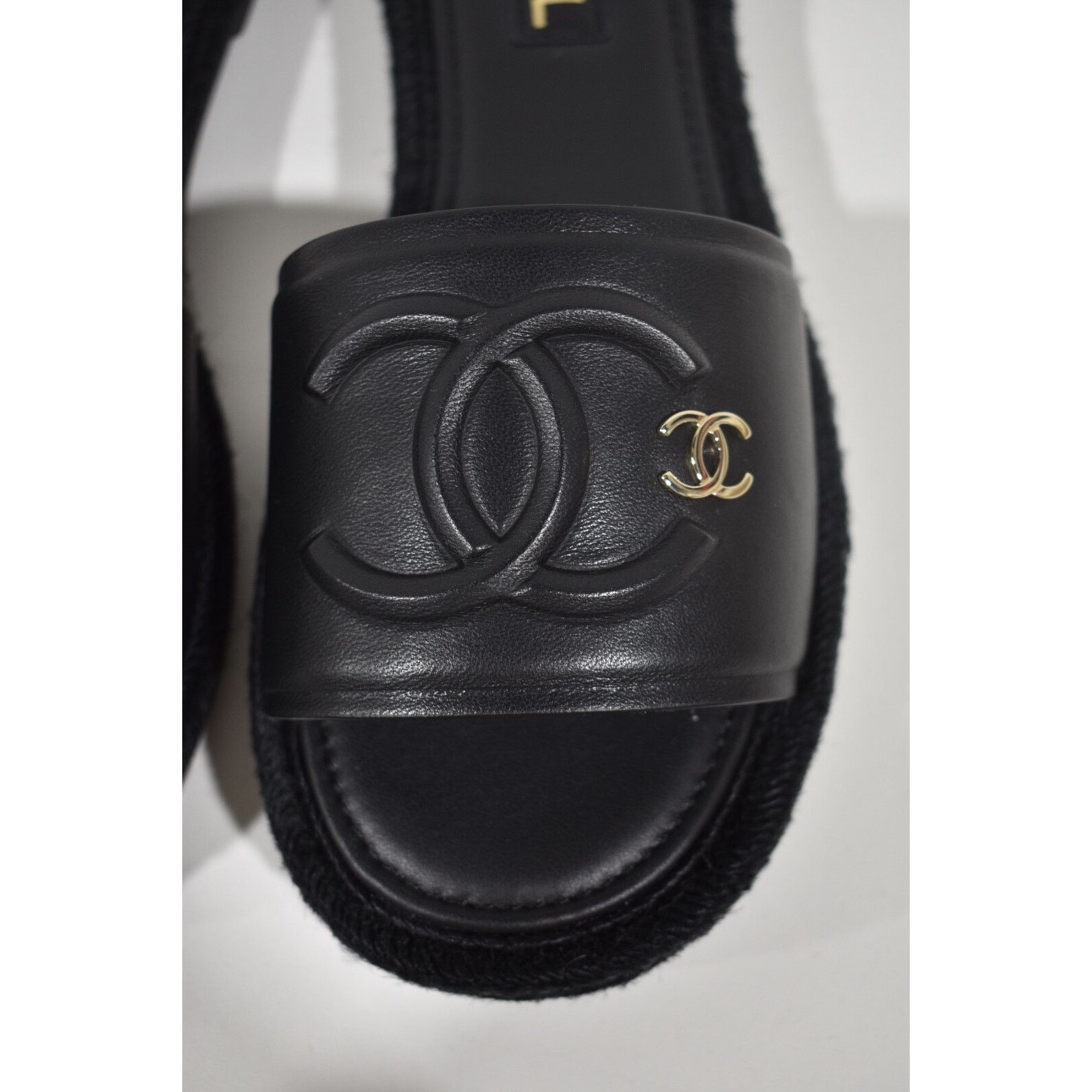 Chanel Chanel 23C Black Lambskin Leather CC Logo Slide Sandal Size US 7 / IT 37 - 7 Thumbnail