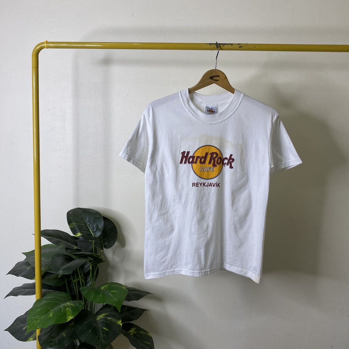 Hard Rock Cafe Vintage 2000s HRC Reykjavík Iceland T Shirt Size US S / EU 44-46 / 1 - 1 Thumbnail