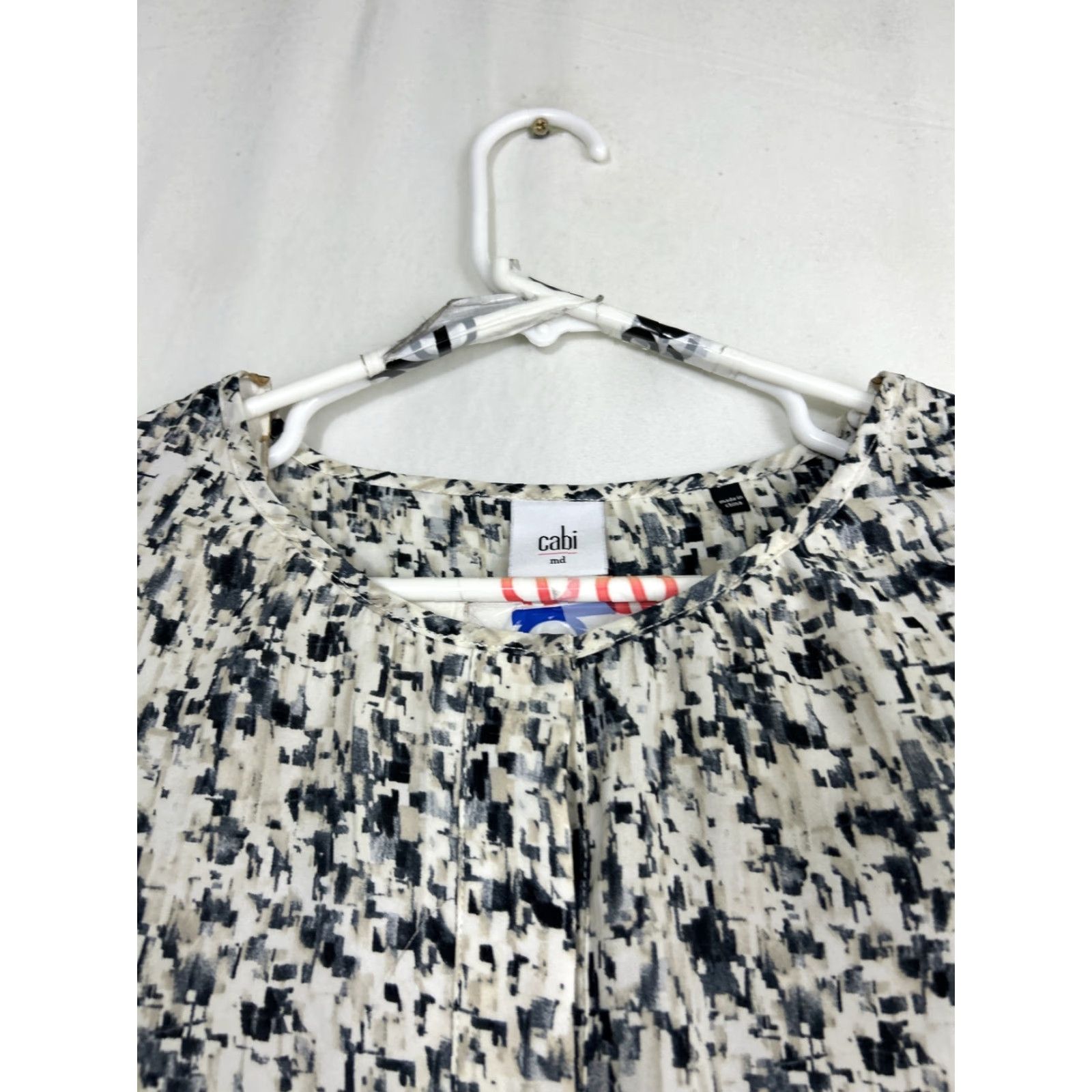 Vintage CAbi Womens Blouse Shirt Popover Shatter Split Neck White Blue Round Neck Long Sleeve Medium M Tunic Women Size M / US 6-8 / IT 42-44 - 3 Thumbnail