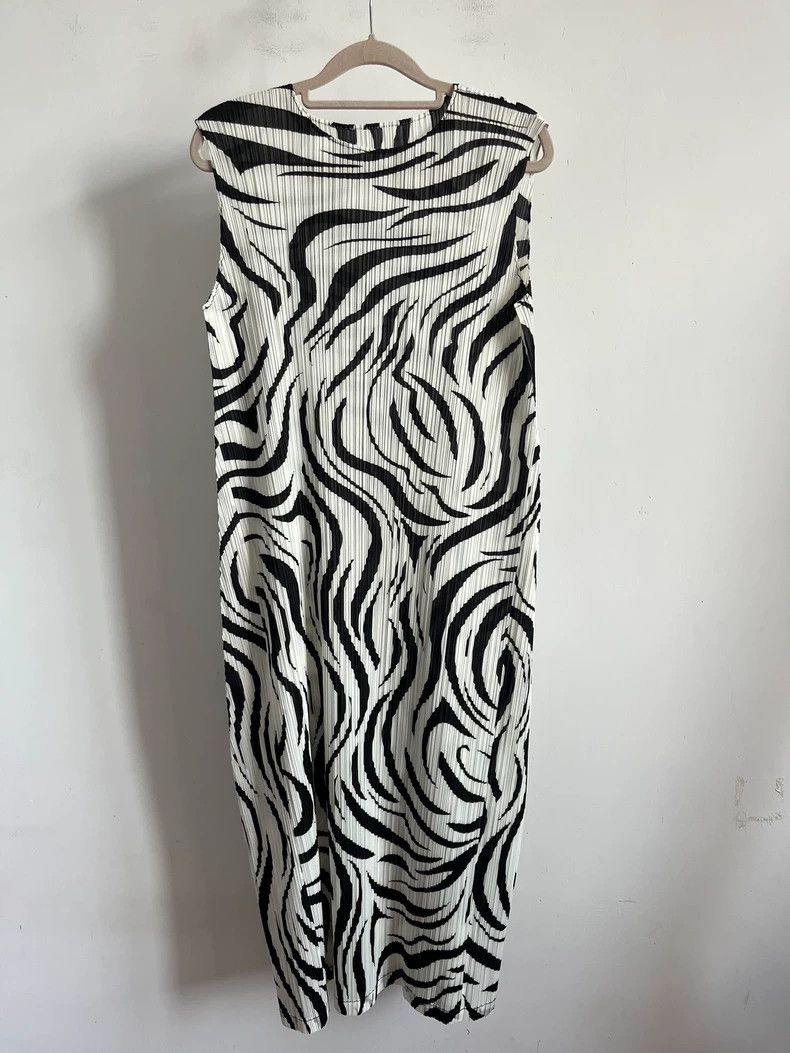 Issey Miyake Issey Miyake size:3 Black and white pleated dress Size M / US 6-8 / IT 42-44 - 1 Thumbnail