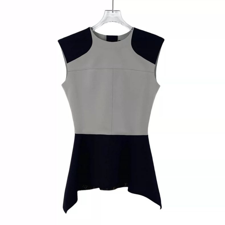 Louis Vuitton Louis Vuitton Sleeveless Crew Neck Tuxedo Top with Color B Size XS / US 0-2 / IT 36-38 - 1 Thumbnail