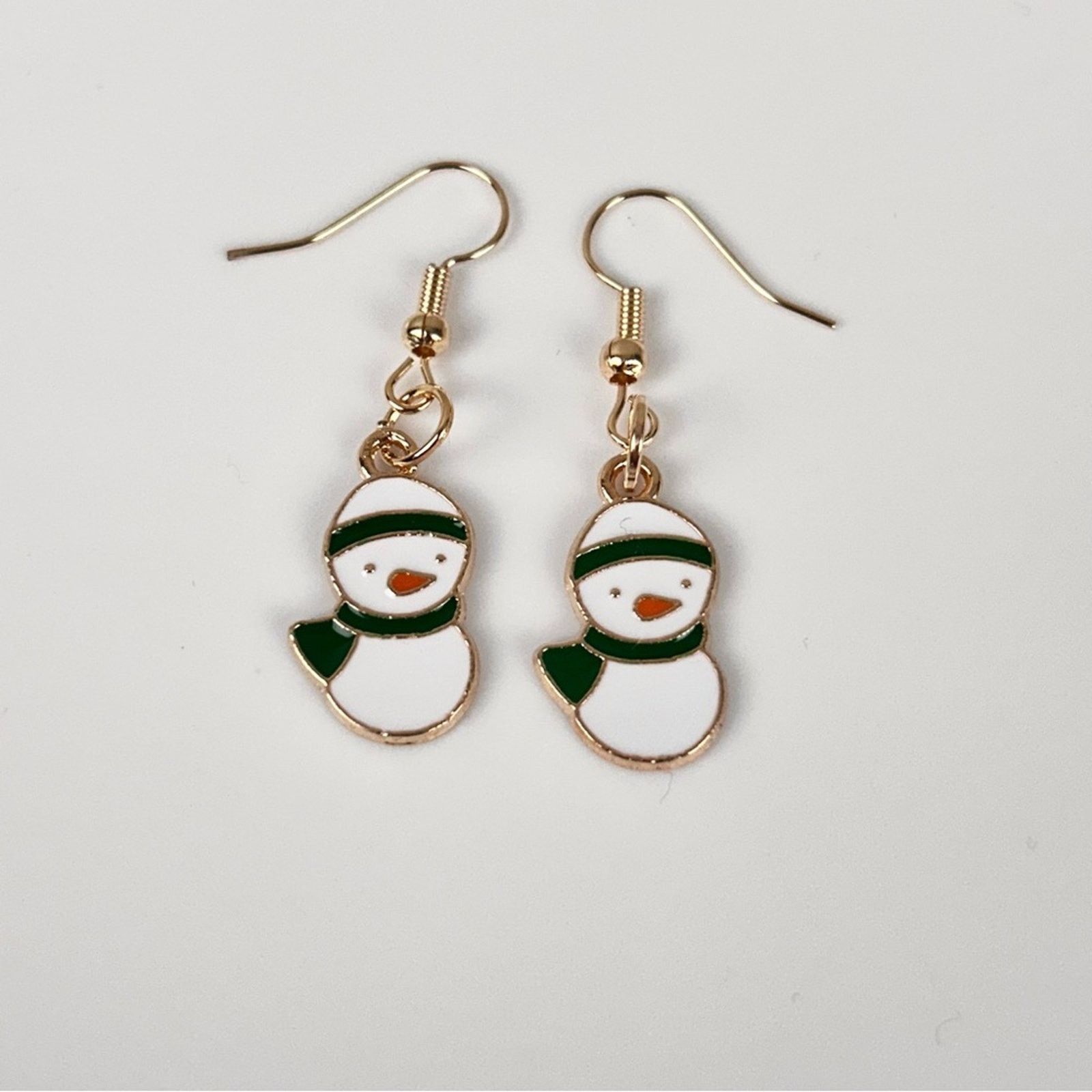 Unconditional 3 Pairs of Christmas Hook Earrings, Wreath, Santa Claus, New Size ONE SIZE - 3 Thumbnail