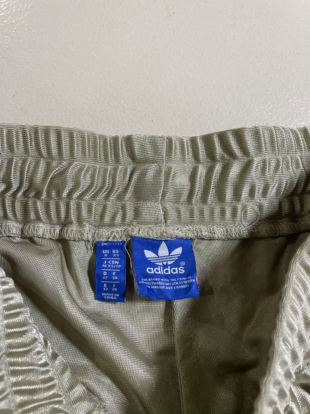 Adidas ADIDAS TRACKSUIT PANTS Size US 30 / EU 46 - 2 Thumbnail