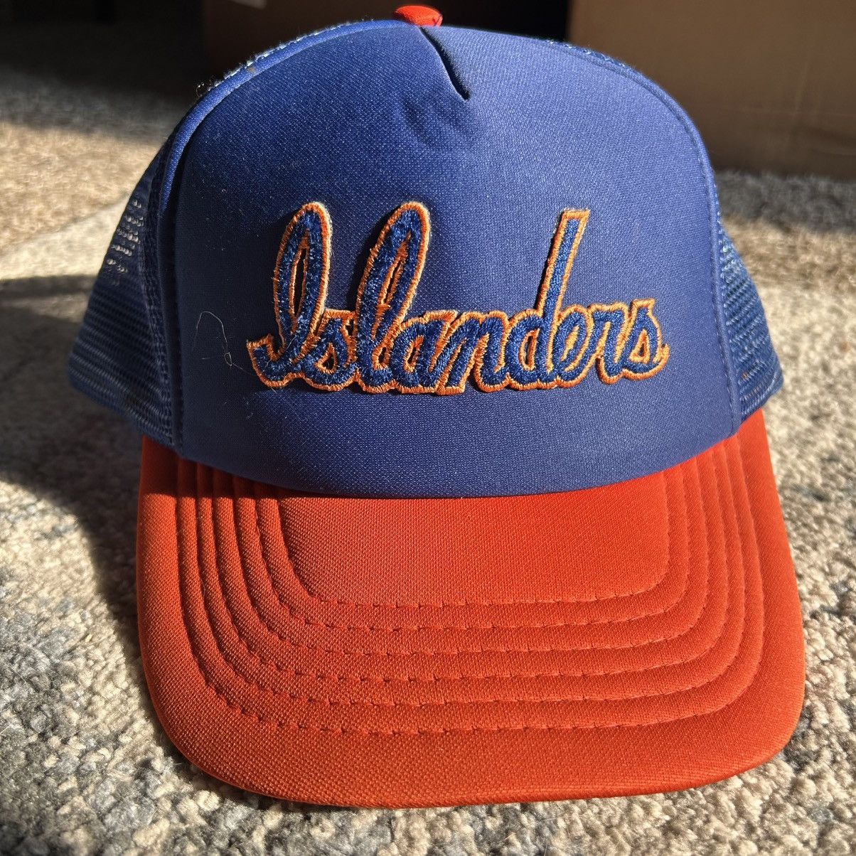 Vintage 1980's U.i.i. NEW YORK iSLANDERS NHL PUFFY MESH TRUCKER CAP Size ONE SIZE - 2 Thumbnail