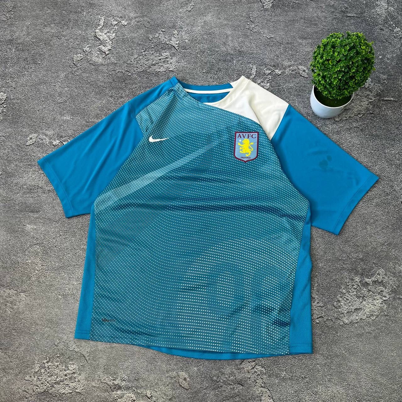Nike Vintage Aston Vila Nike Total-90 Training Y2K Football Size US M / EU 48-50 / 2 - 17 Thumbnail