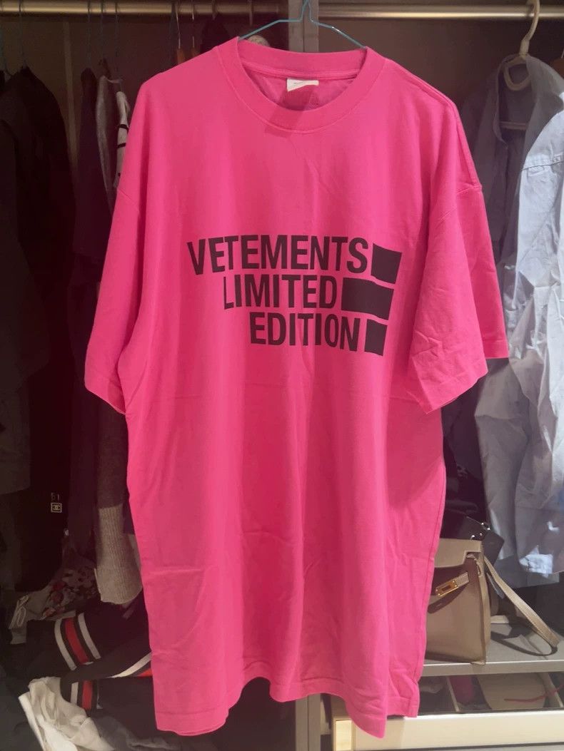 Vetements Vetements Pink limited edition short-sleeve T-shirt, long Size US XS / EU 42 / 0 - 1 Thumbnail