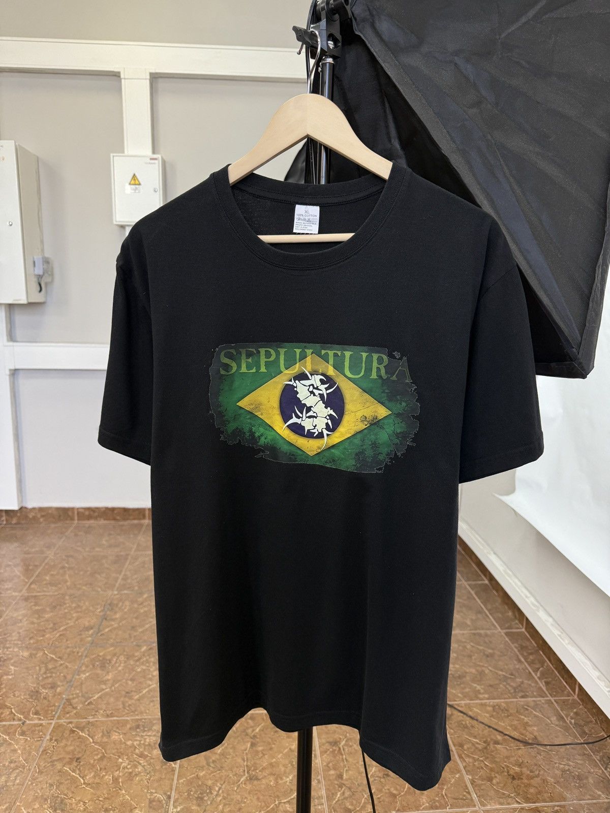 Band Tees 🇧🇷 Vintage Sepultura Rock Band T-Shirt Brazil Rare Retro Size US XL / EU 56 / 4 - 1 Thumbnail