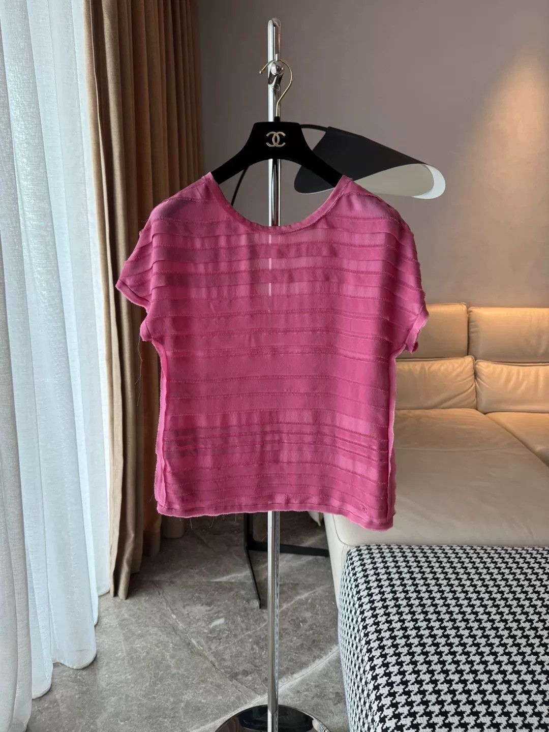 Chanel Chanel Silk Top in Pink Size XS / US 0-2 / IT 36-38 - 1 Thumbnail