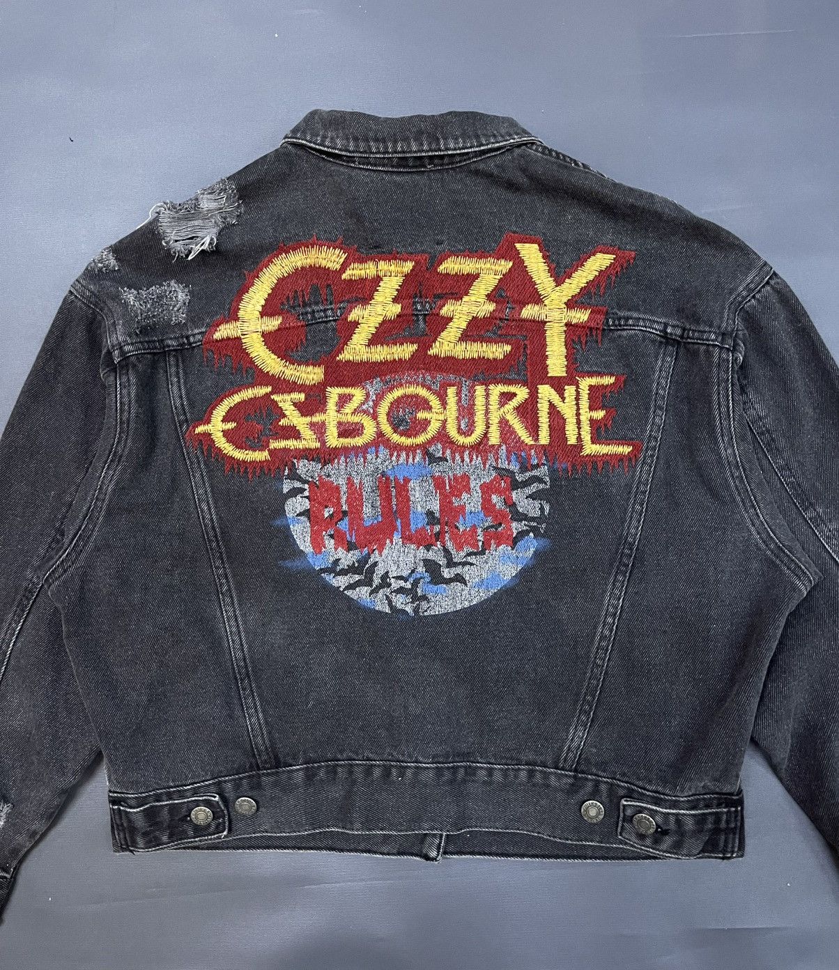 Designer × Pelle Pelle OZZY OSBOURNE x PULL & BEAR DISTRESSED DENIM JACKET Size US XL / EU 56 / 4 - 4 Thumbnail
