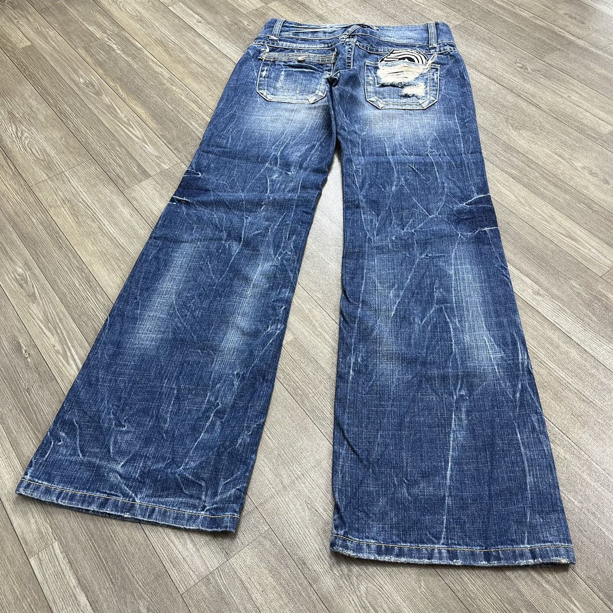 If Six Was Nine Y2K RedPepper Embrodered Distressed Lgb Faded Flared Jeans Size 28" / US 6 / IT 42 - 19 Thumbnail