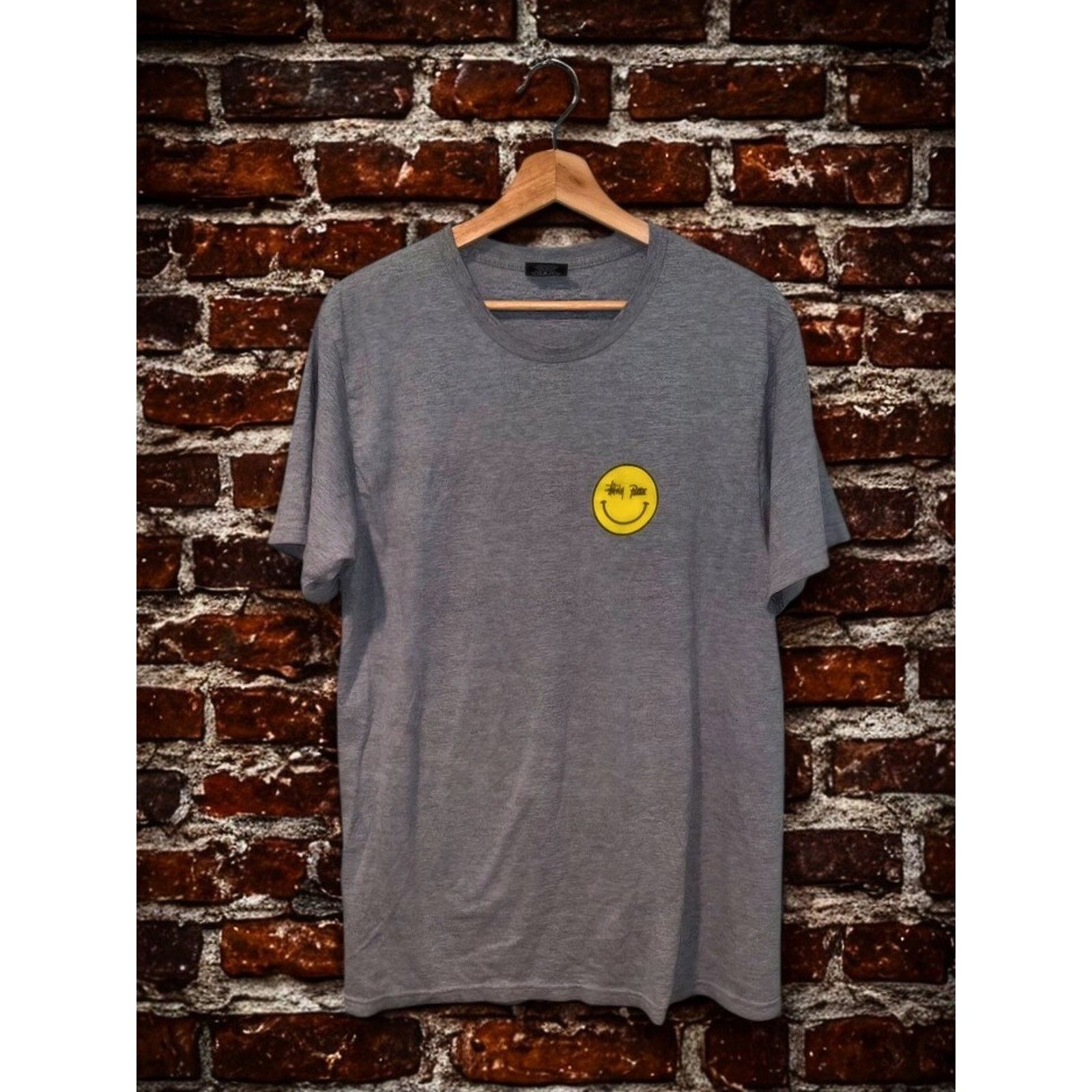 Stussy Stussy x Patta Smiley Tee Gray Yellow Logo Graphic T-Shirt M Size US M / EU 48-50 / 2 - 1 Thumbnail