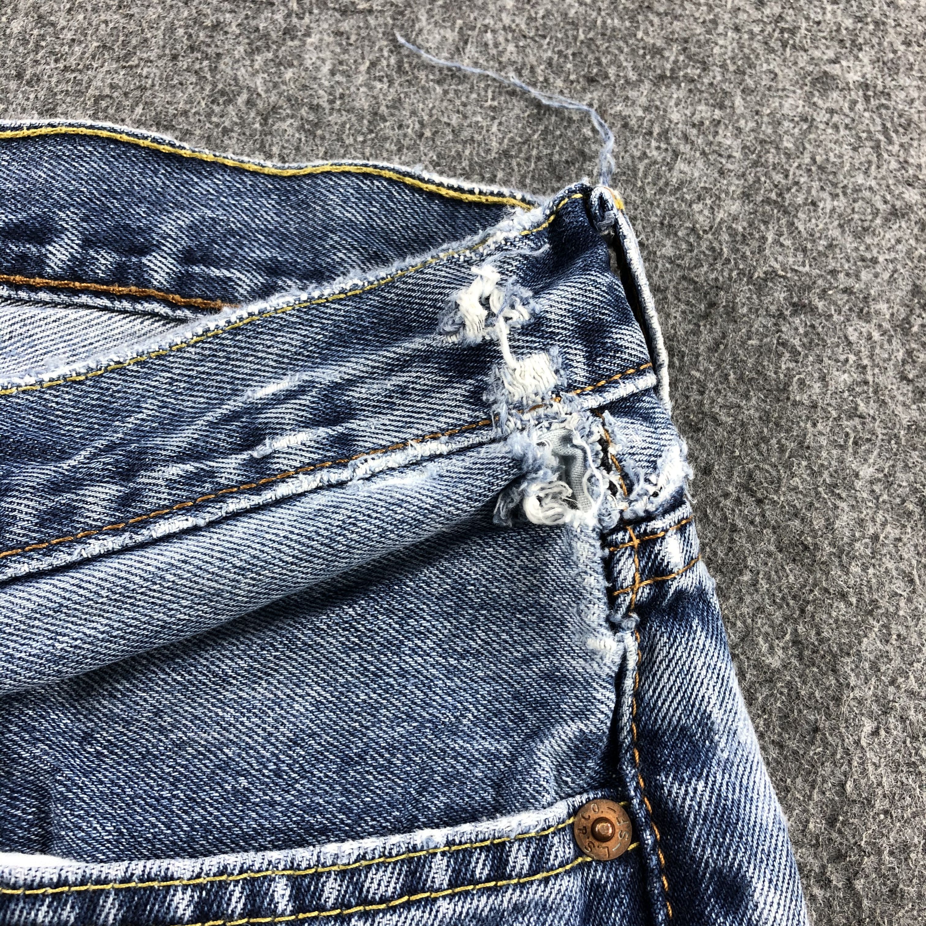 Levi's Vintage Blue Wash Levis 560 Jeans-J2109 Size US 33 - 9 Thumbnail
