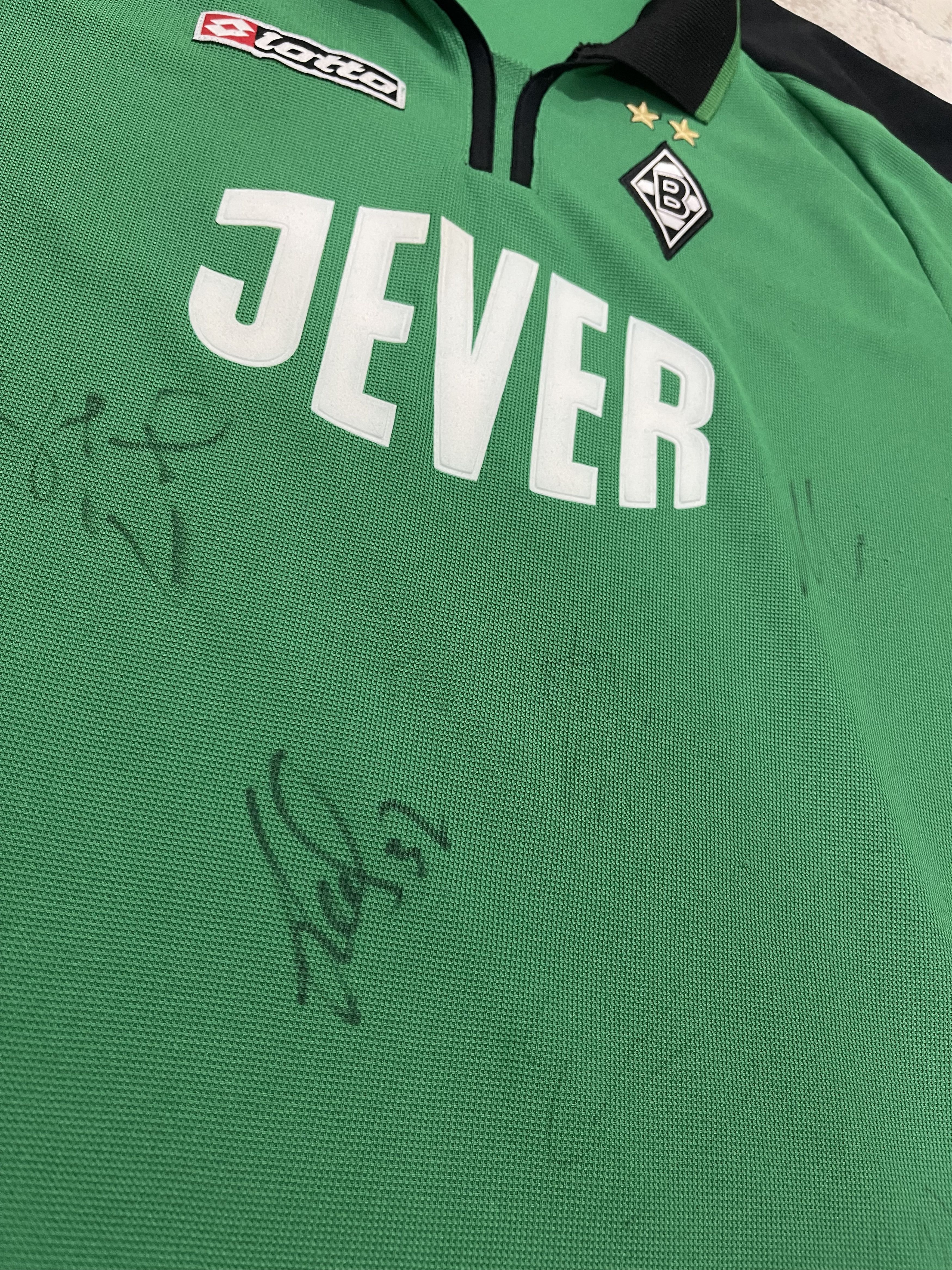 Lotto Sport Borussia M’gladbach GK Neuville #27 Signed Boys XL/M Size US M / EU 48-50 / 2 - 14 Thumbnail