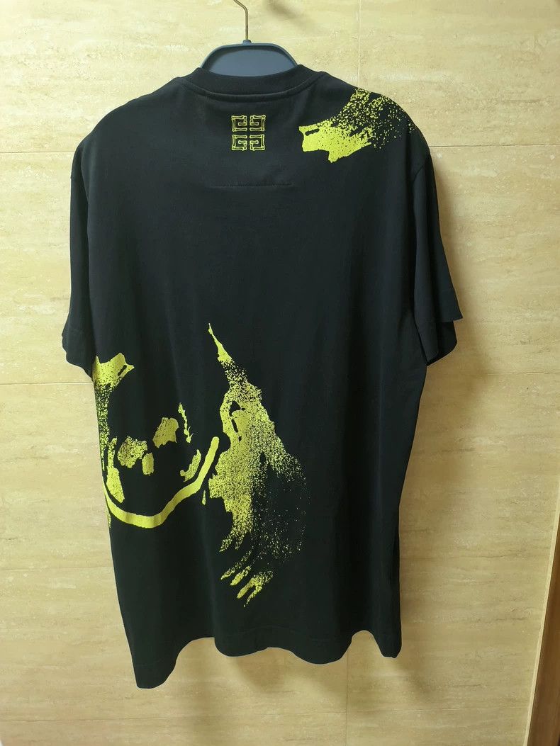 Givenchy Givenchy Men's T-Shirt, Latest Model, Main Line, Fluoresce Size US XS / EU 42 / 0 - 2 Thumbnail