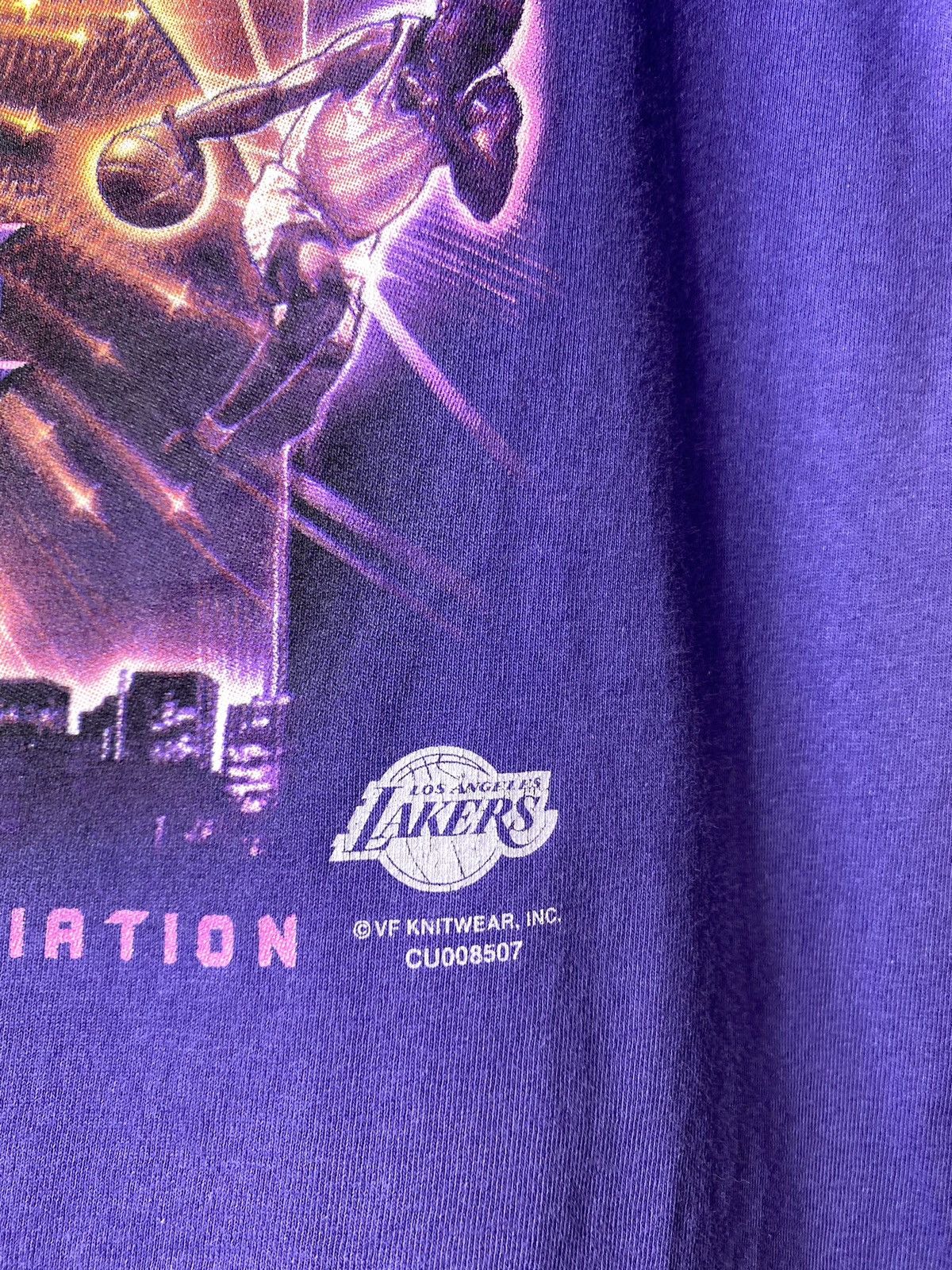 NBA Rare! Vintage 1990’s Los Angeles Lakers NBA T Shirt Size US XL / EU 56 / 4 - 7 Thumbnail