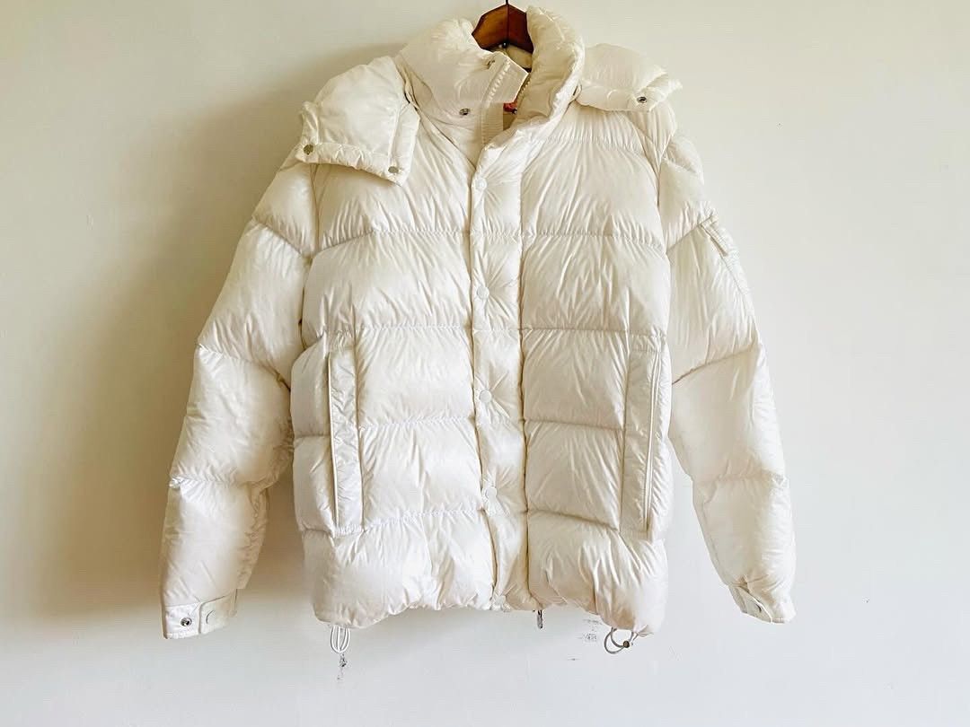 Moncler Moncler White quilted down jacket Size L / US 10 / IT 46 - 1 Thumbnail