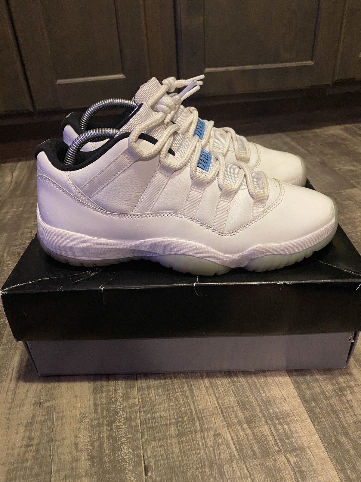 Jordan Brand Jordan 11 Low Legend Blue Size US 8.5 / EU 41-42 - 2 Thumbnail