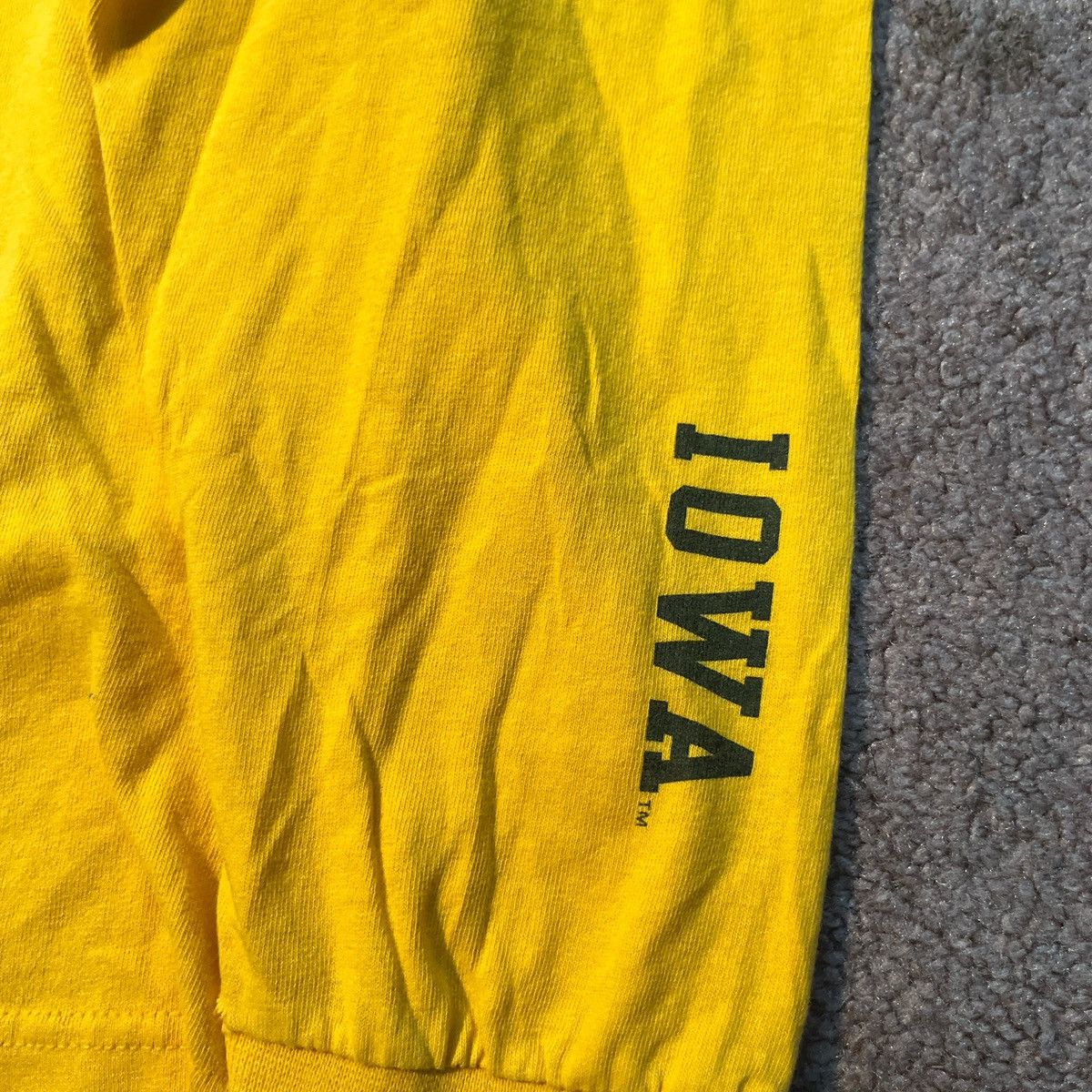 Nike Vintage Y2K Nike Center Swoosh Iowa Hawkeyes long sleeve tee Size US L / EU 52-54 / 3 - 4 Thumbnail