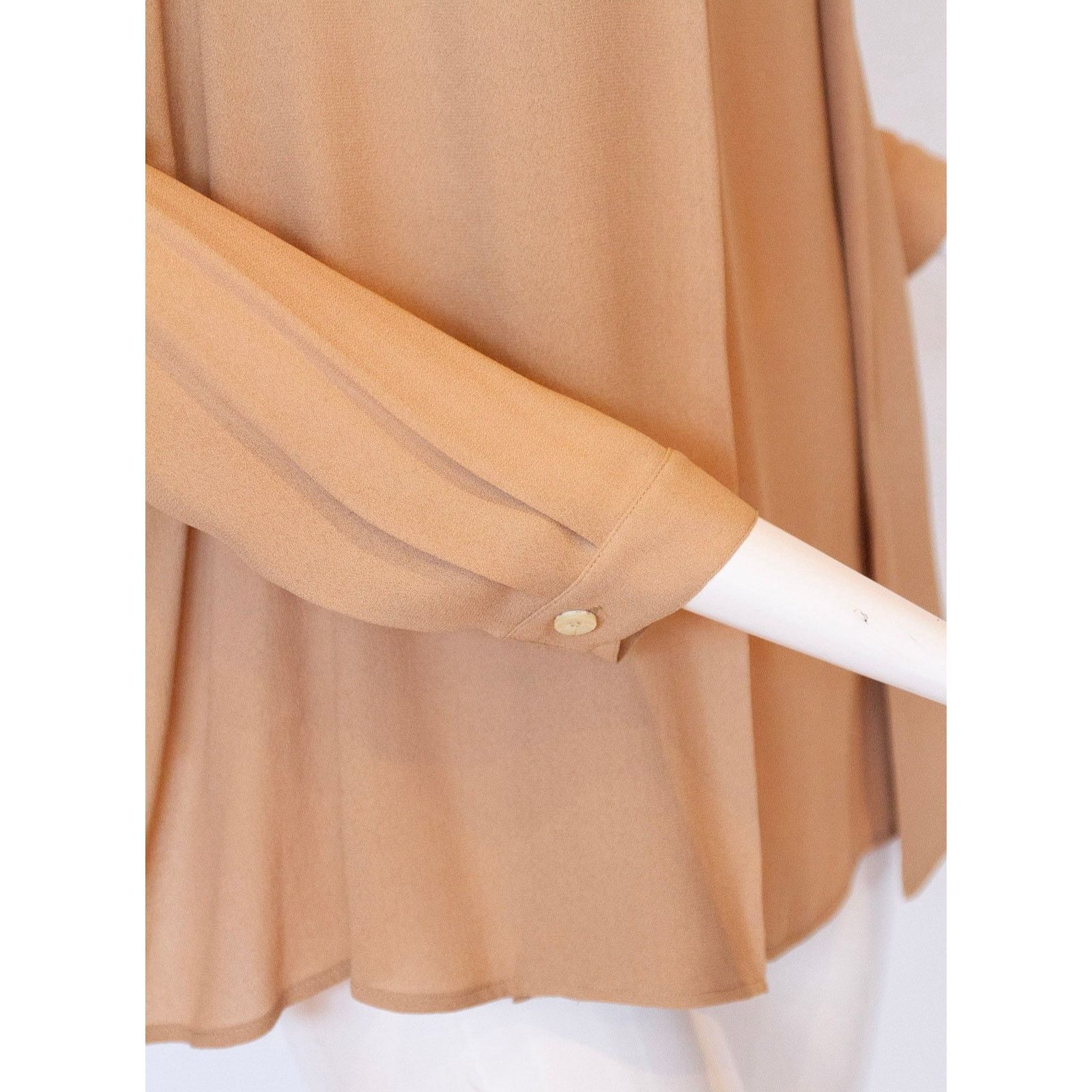 Emporio Armani Emporio Armani Nude Silk Blouse - Size 44 Size XL / US 12-14 / IT 48-50 - 2 Thumbnail