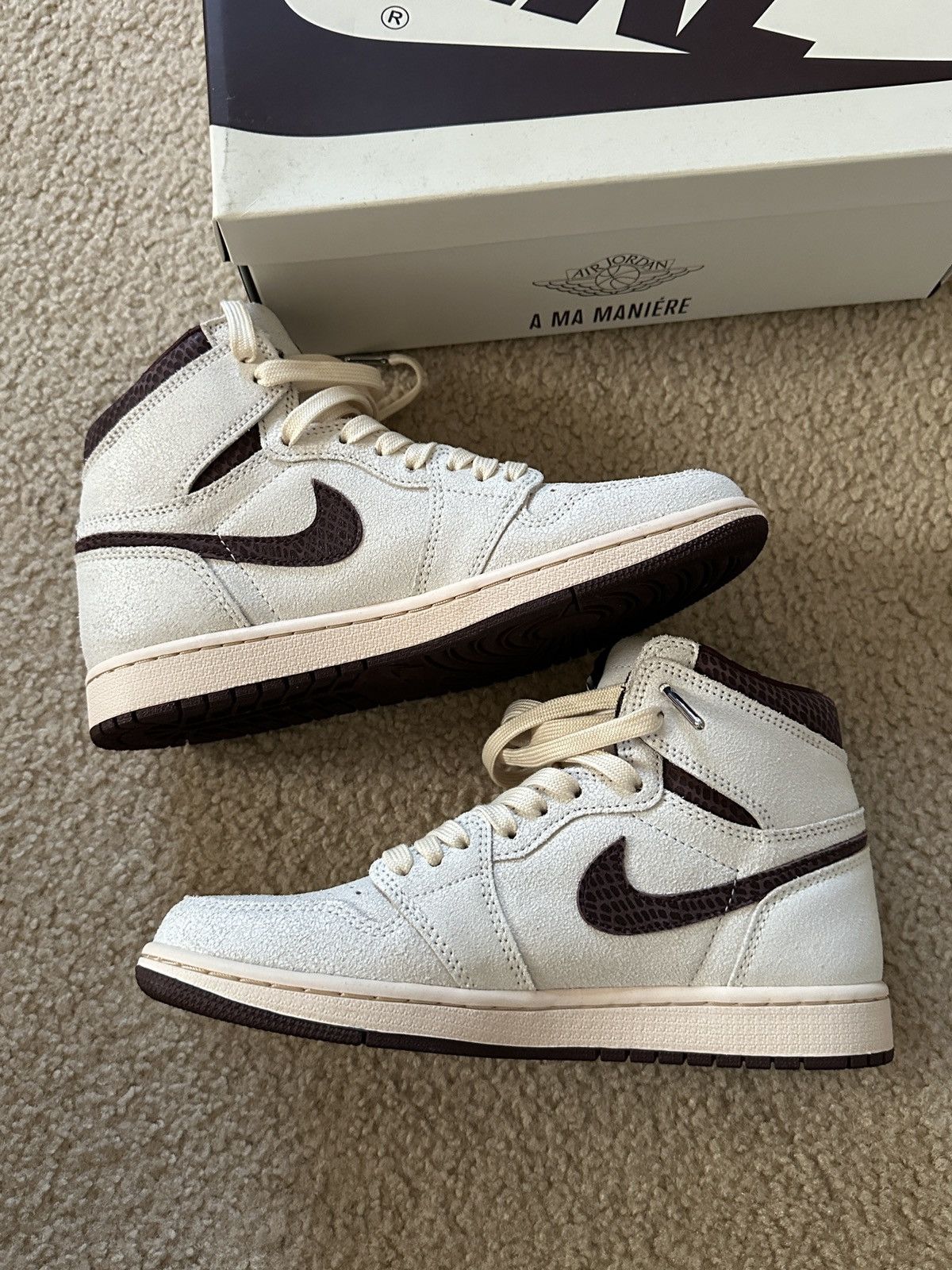 A Ma Maniere × Jordan Brand × Nike Nike air Jordan 1 retro high og sail burgundy crush us 8 Size US 8 / EU 41 - 6 Thumbnail