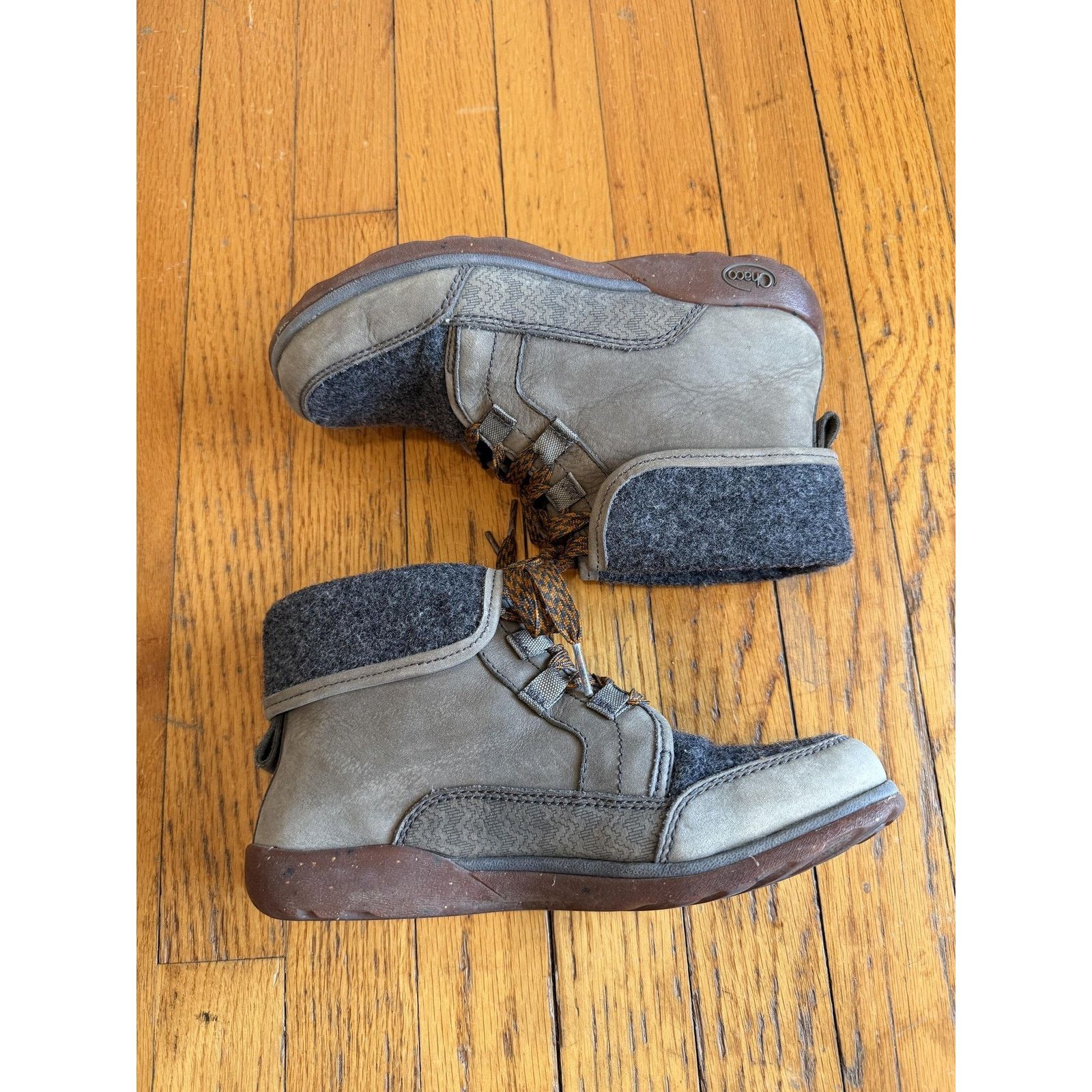 Chaco Chaco Boots Size 6 Barbary Gray Leather Wool Lined Lace Up Size US 6 / IT 36 - 6 Thumbnail