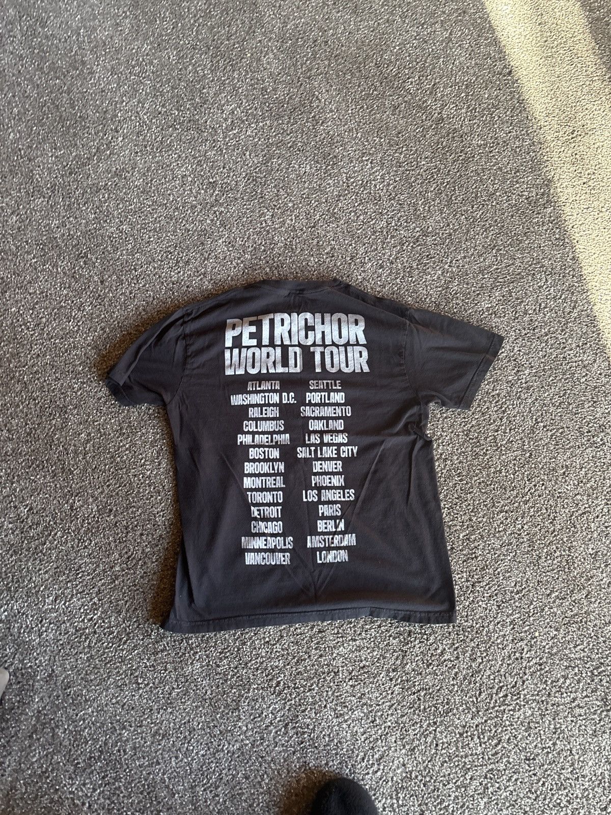 Vintage 070 shake tour tee Size US L / EU 52-54 / 3 - 2 Thumbnail