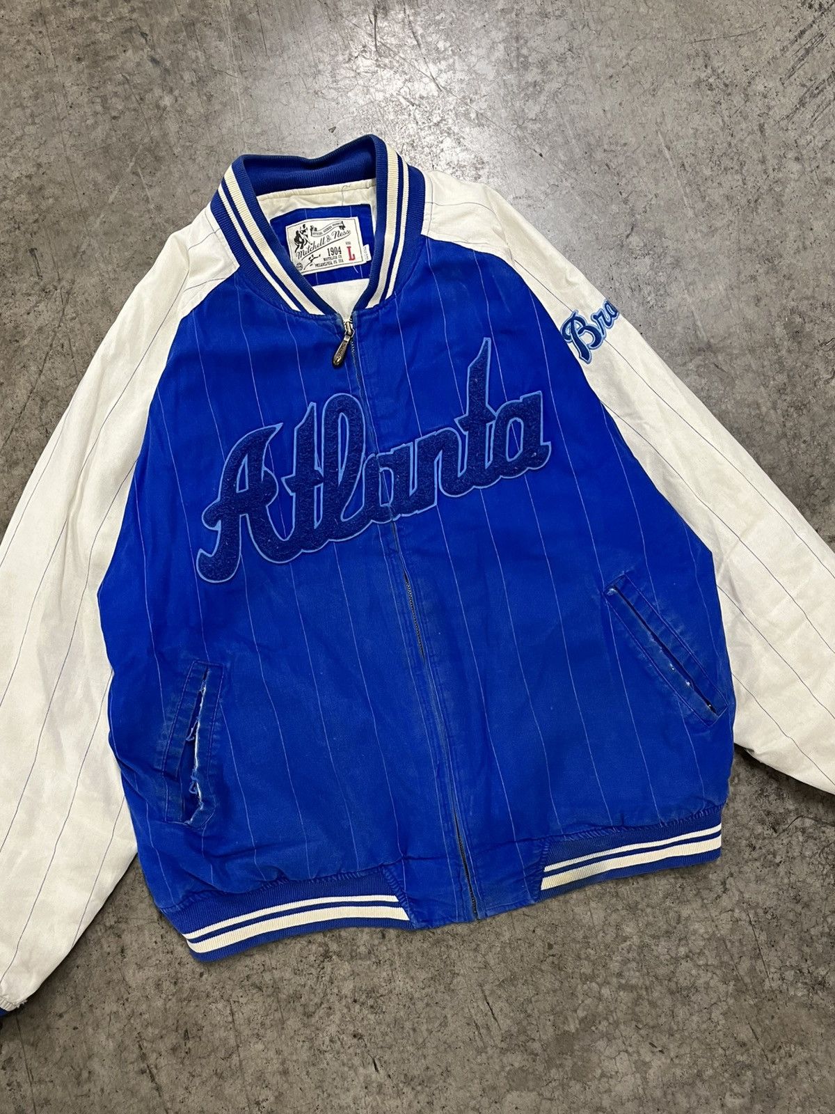 Vintage Atlanta braves vintage pin stripe Mitchell and ness jacket Size US L / EU 52-54 / 3 - 3 Thumbnail