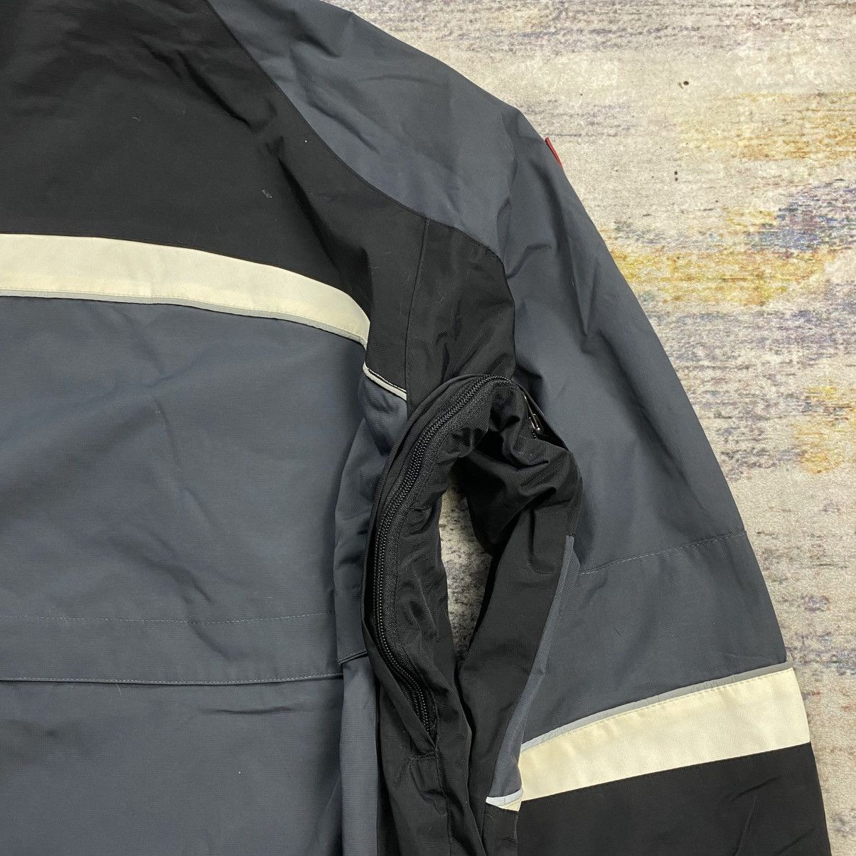 Oakley Oakley snowboard jacket Size US M / EU 48-50 / 2 - 12 Thumbnail