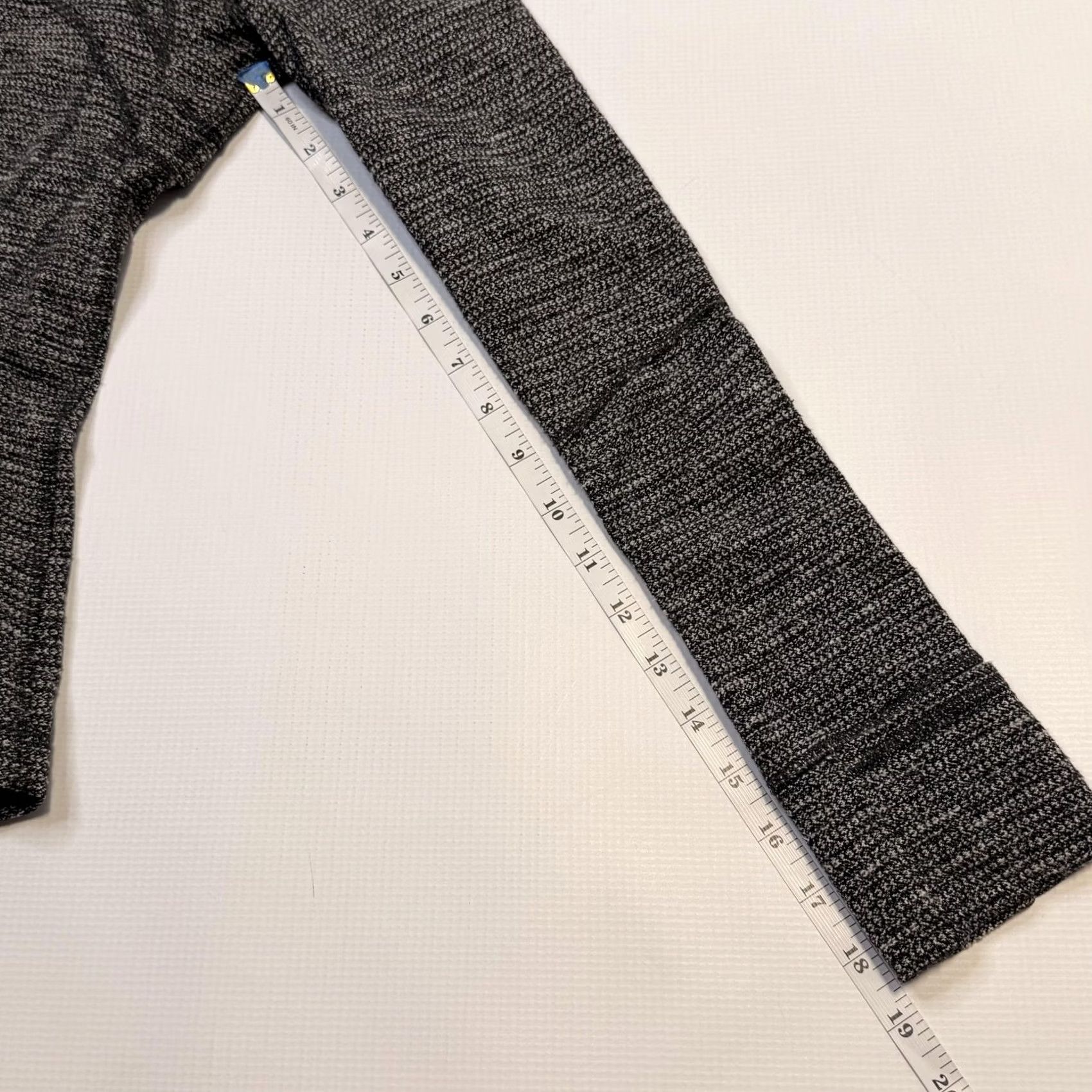 Lululemon Lululemon Define Jacket Womens 2 Gray Flecked Full Zip Track Thumbholes Athletic Jacket Women Size 2 Gray Flecked Reflective Pockets Zip Short Sleeve? Size XS / US 0-2 / IT 36-38 - 6 Thumbnail