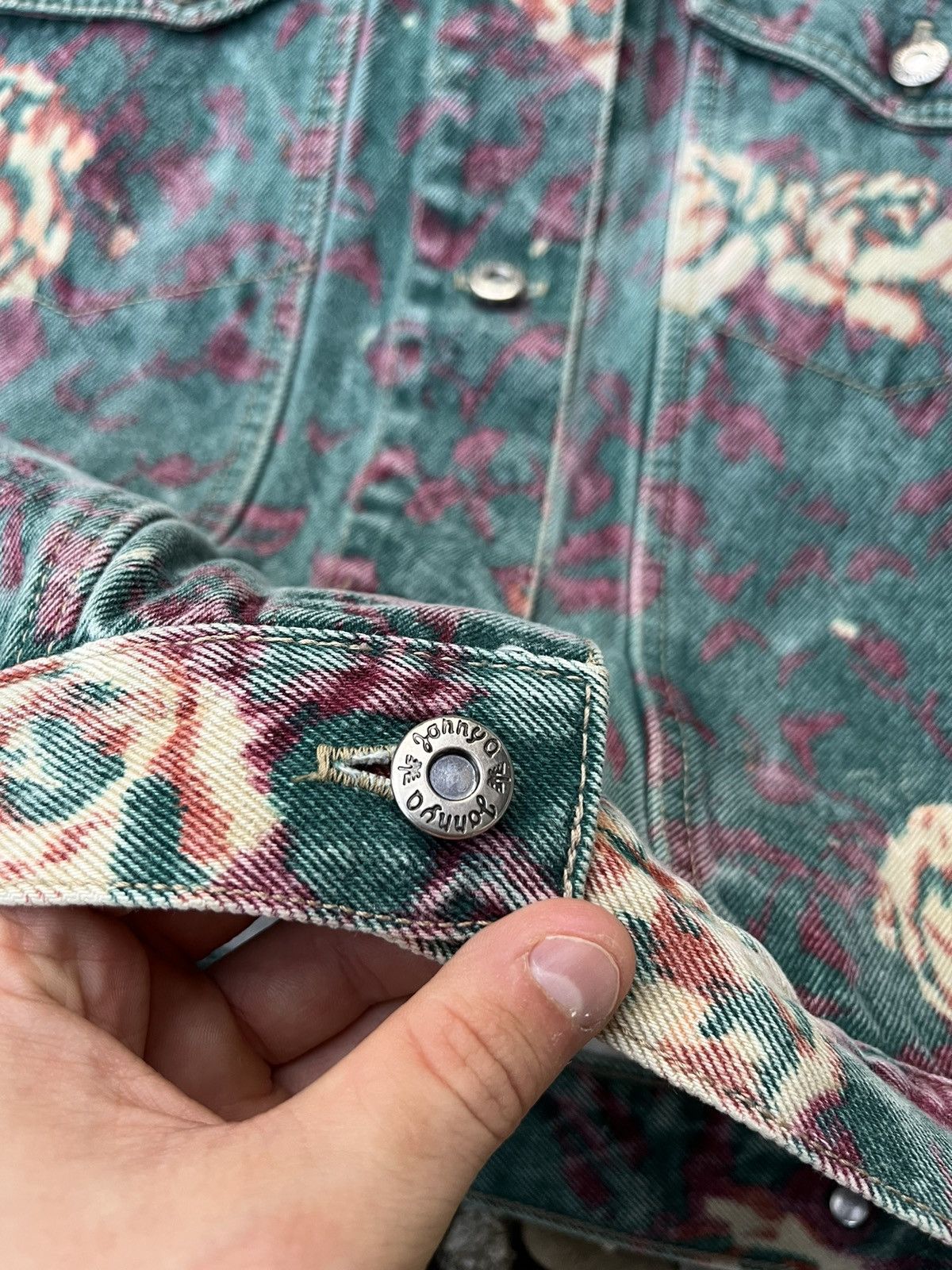 Vintage Vintage Jonny-q y2k all over print cropped denim jacket Size US M / EU 48-50 / 2 - 16 Thumbnail