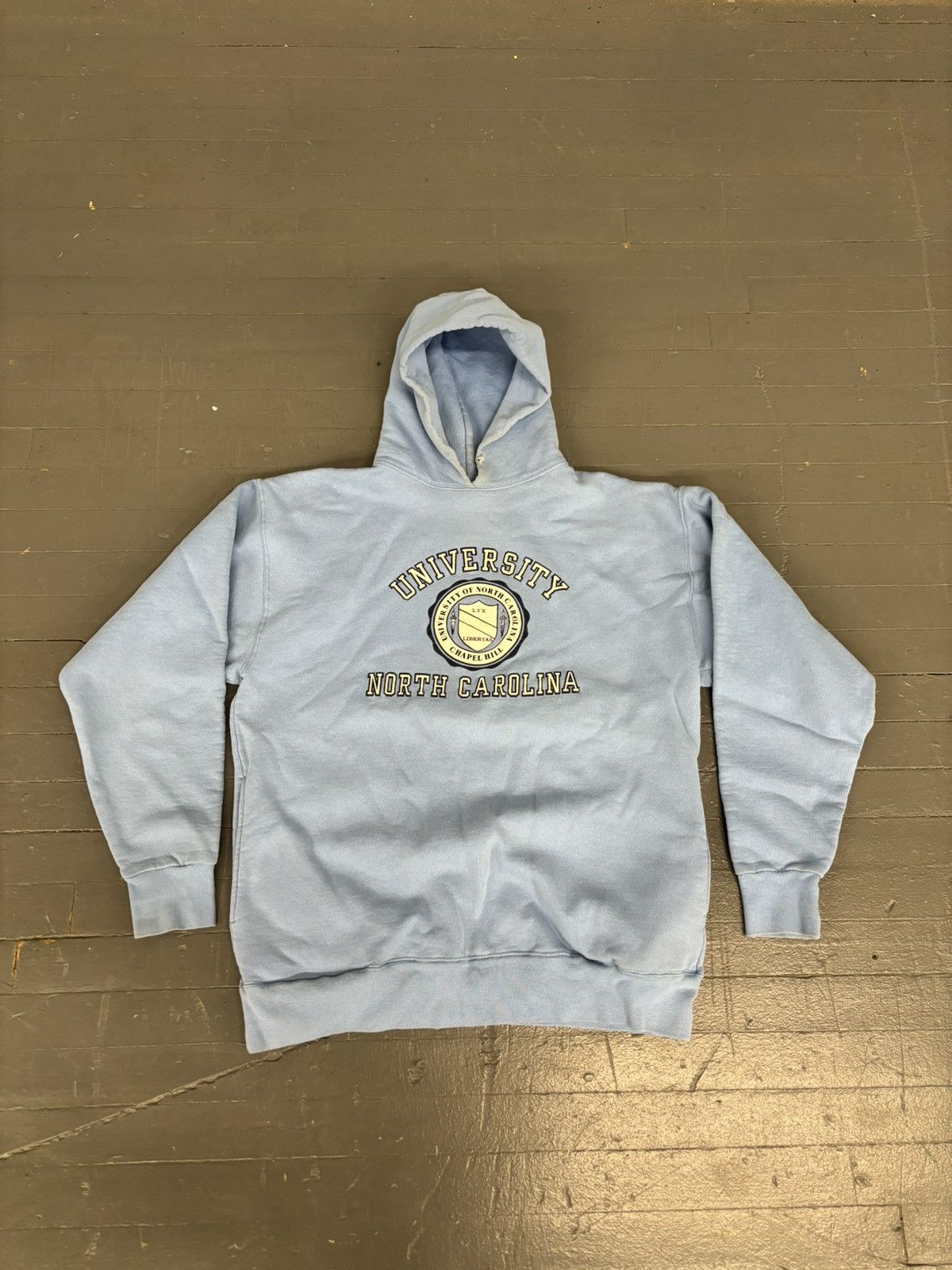 Vintage Vintage 90s university of North Carolina hoodie made in USA Size US L / EU 52-54 / 3 - 1 Thumbnail