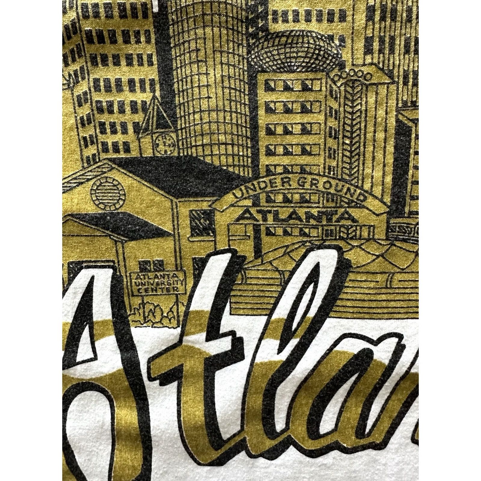 Vintage VINTAGE 90s Atlanta Georgia Peach Things Are Happening City Art Shirt XL White Men T-Shirt Short Sleeve Graphic Tee 1990s 80s 90s City Travel Mens Size US XL / EU 56 / 4 - 4 Thumbnail