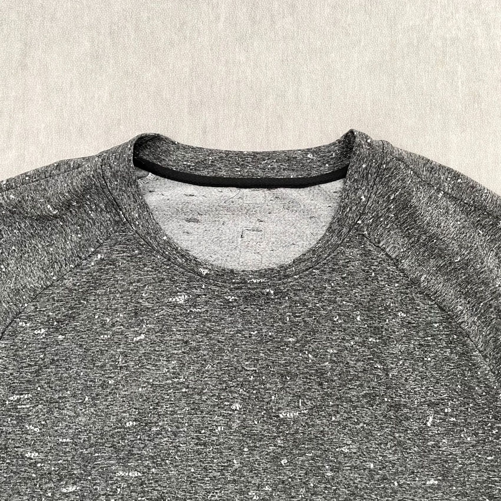Lululemon Lululemon Shirt Adult Medium Gray Fresh Form Short Sleeve Workout Gym Mens M Size US M / EU 48-50 / 2 - 3 Thumbnail