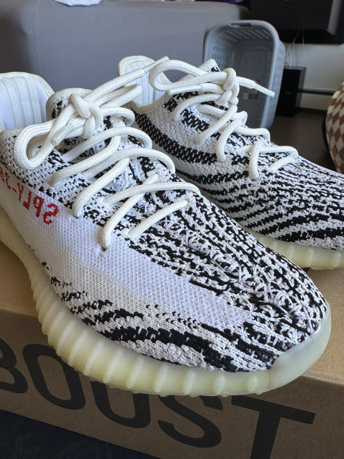 Adidas × Yeezy Adidas Yeezy Boost 350 V2 zebra sz 6Y Size US 6 / EU 39 - 3 Thumbnail