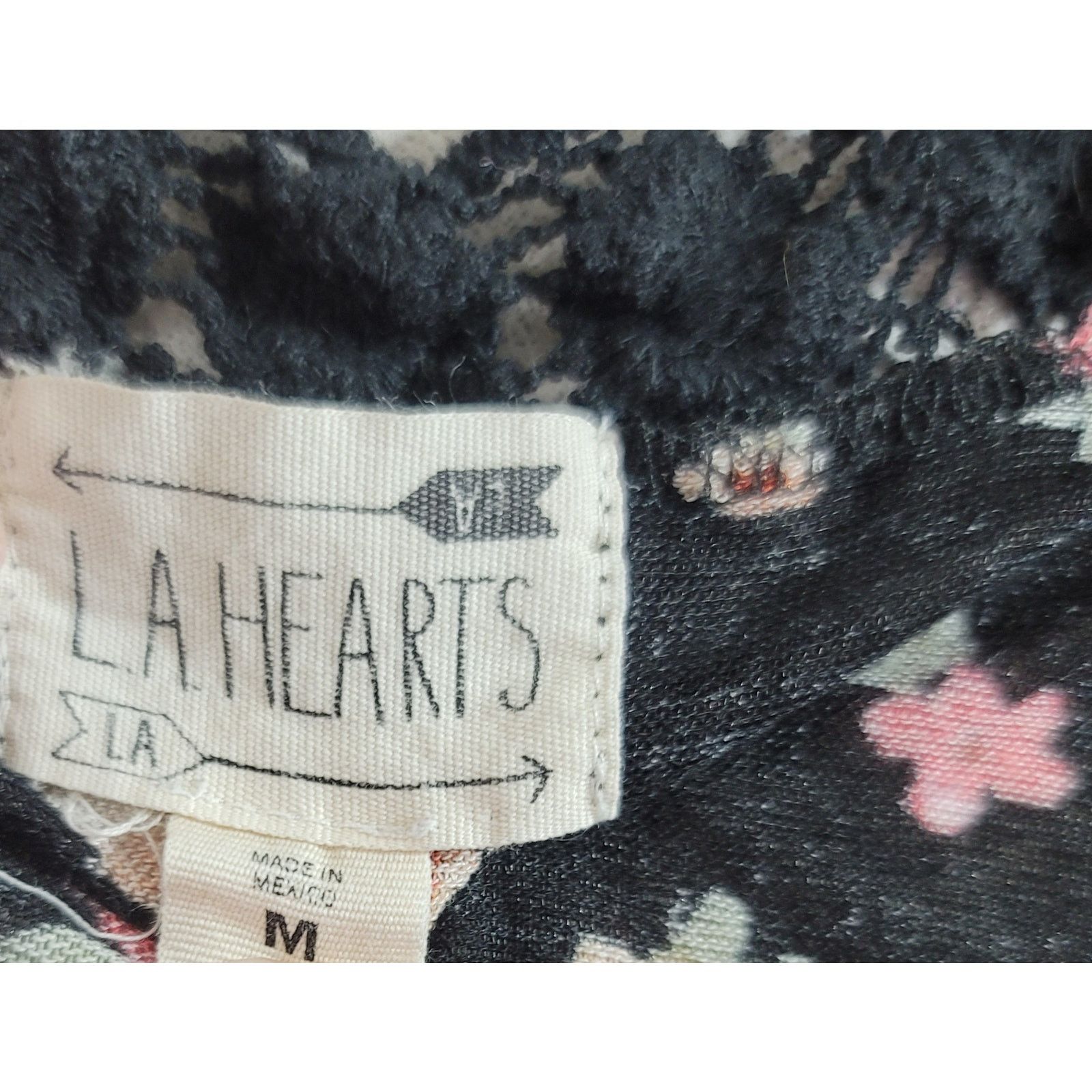 Other LA Hearts Black Pink Floral Top Medium Crochet Back Straps Size M / US 6-8 / IT 42-44 - 3 Thumbnail