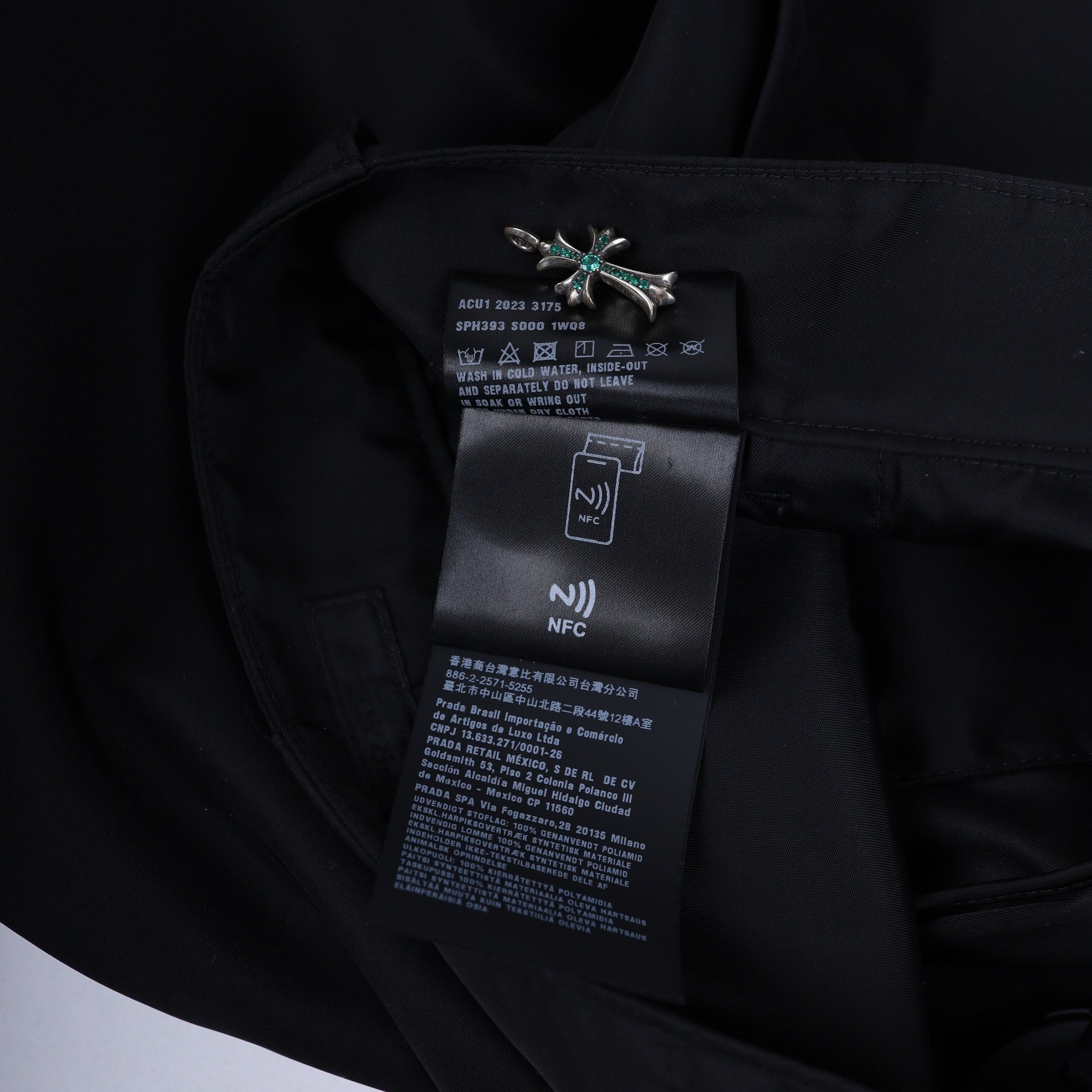 Prada PRADA NYLON CARGO SHORTS Size US 36 / EU 52 - 11 Thumbnail
