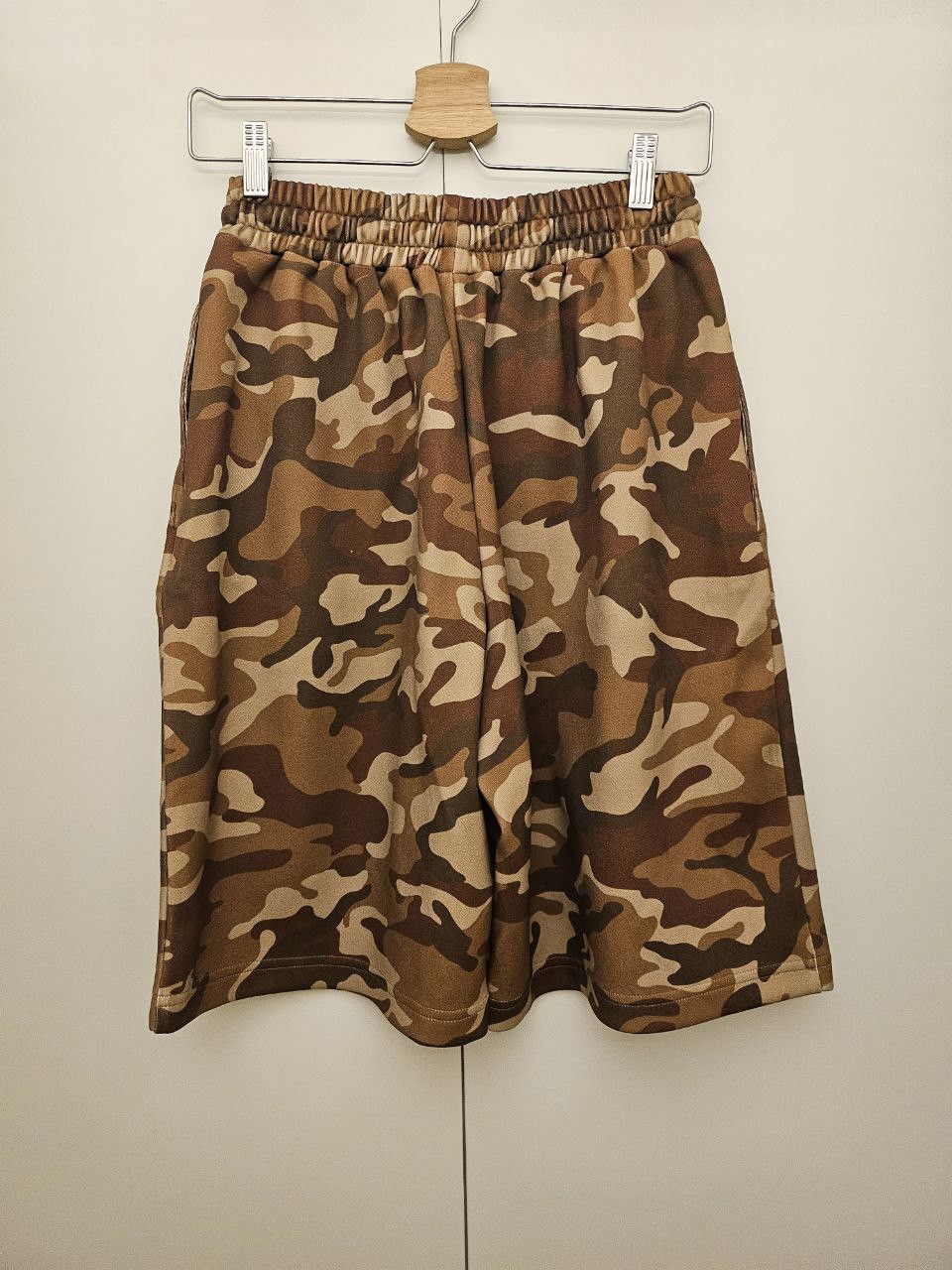 Celine *New* Camo Sweatshorts Shorts Size US 28 / EU 44 - 2 Thumbnail