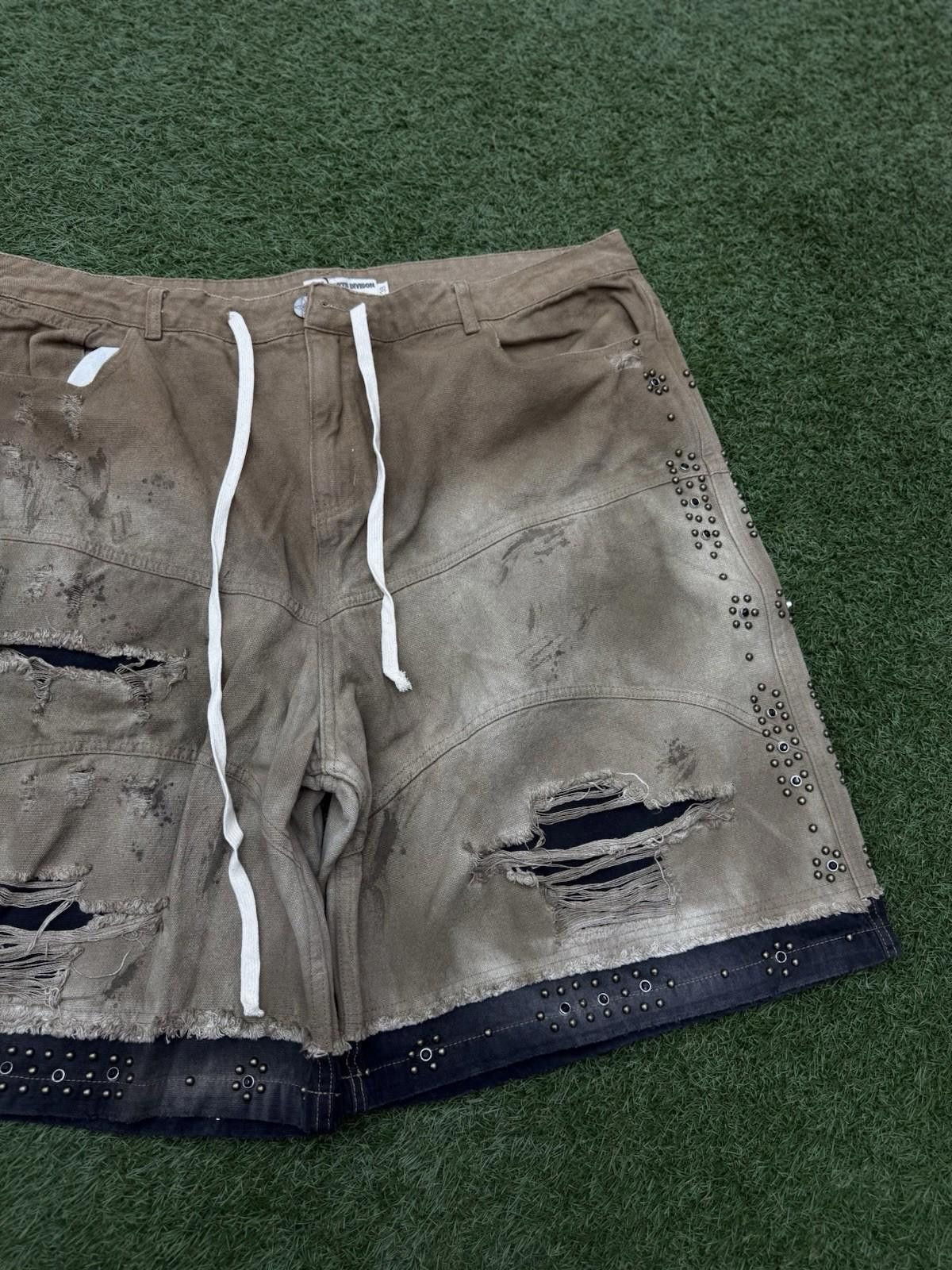 Vale Valley Denim Studded Shorts Size 38 (Brand New) Tan/Black Size US 38 / EU 54 - 2 Thumbnail