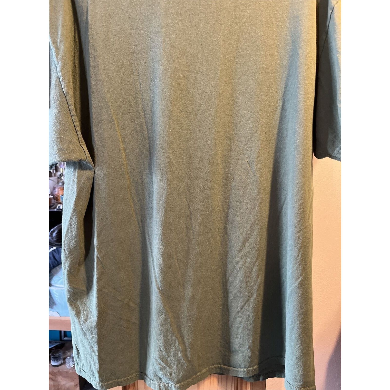 Gildan Gildan Men XL Olive Green Canada Short Sleeve Cotton T-Shirt Size US XL / EU 56 / 4 - 14 Thumbnail
