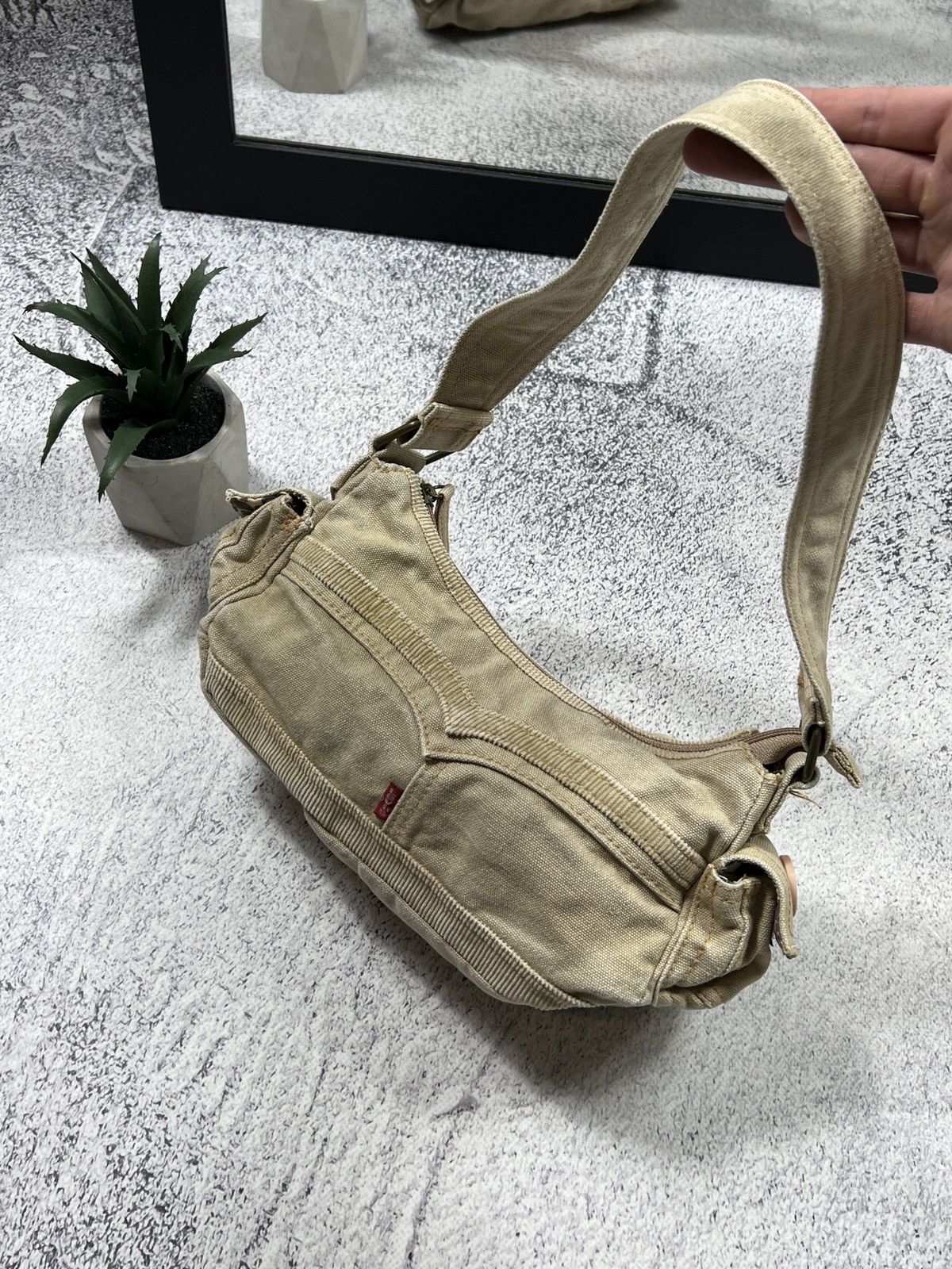 Levi's × Levi's Vintage Clothing × Vintage Vintage Levi’s Baguette Velvet Bag Size ONE SIZE - 1 Thumbnail