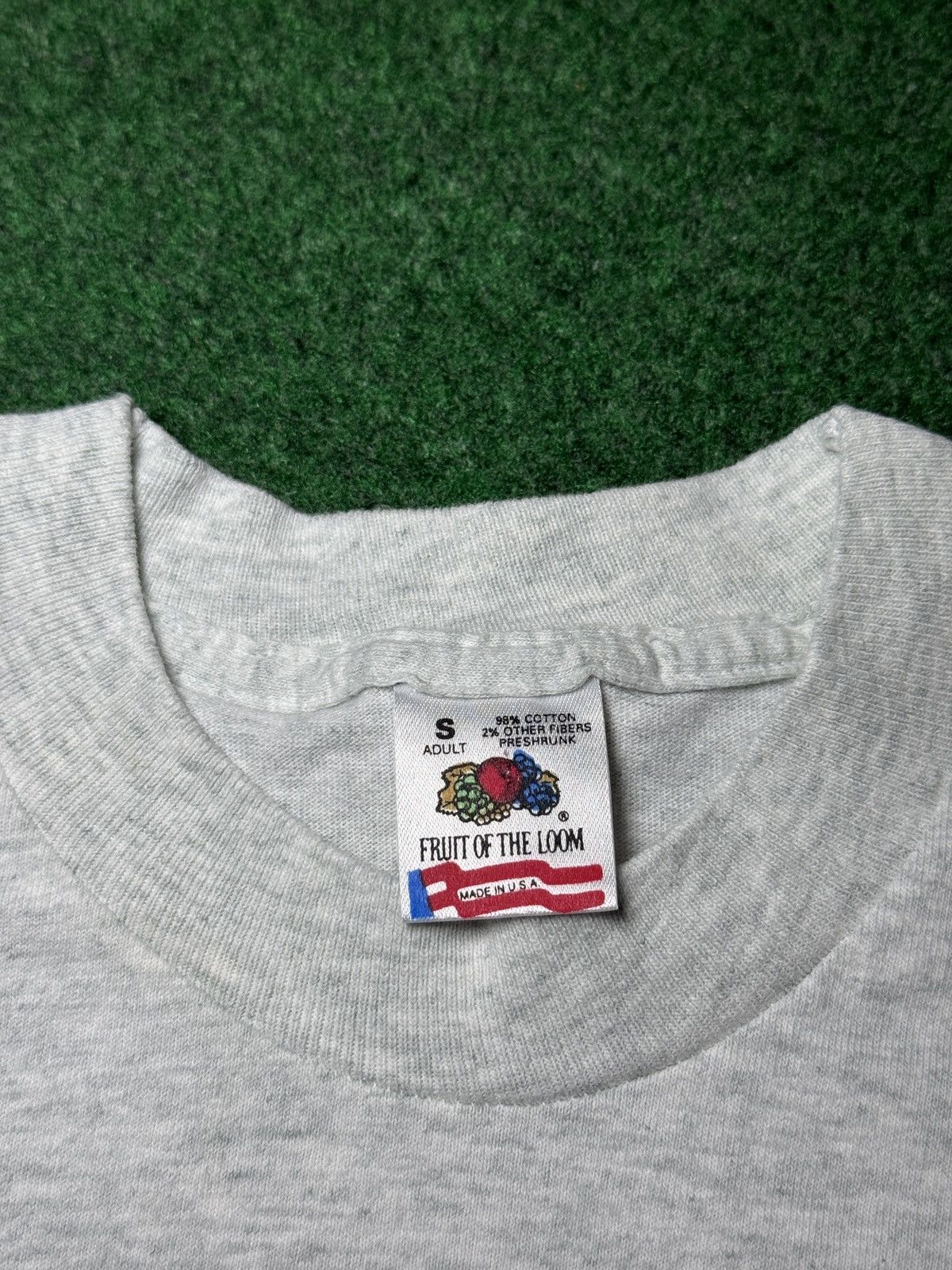Fruit Of The Loom Fruit Of The Loom Vintage 90s Blank Minimalist Small T Shirt Size US S / EU 44-46 / 1 - 2 Thumbnail
