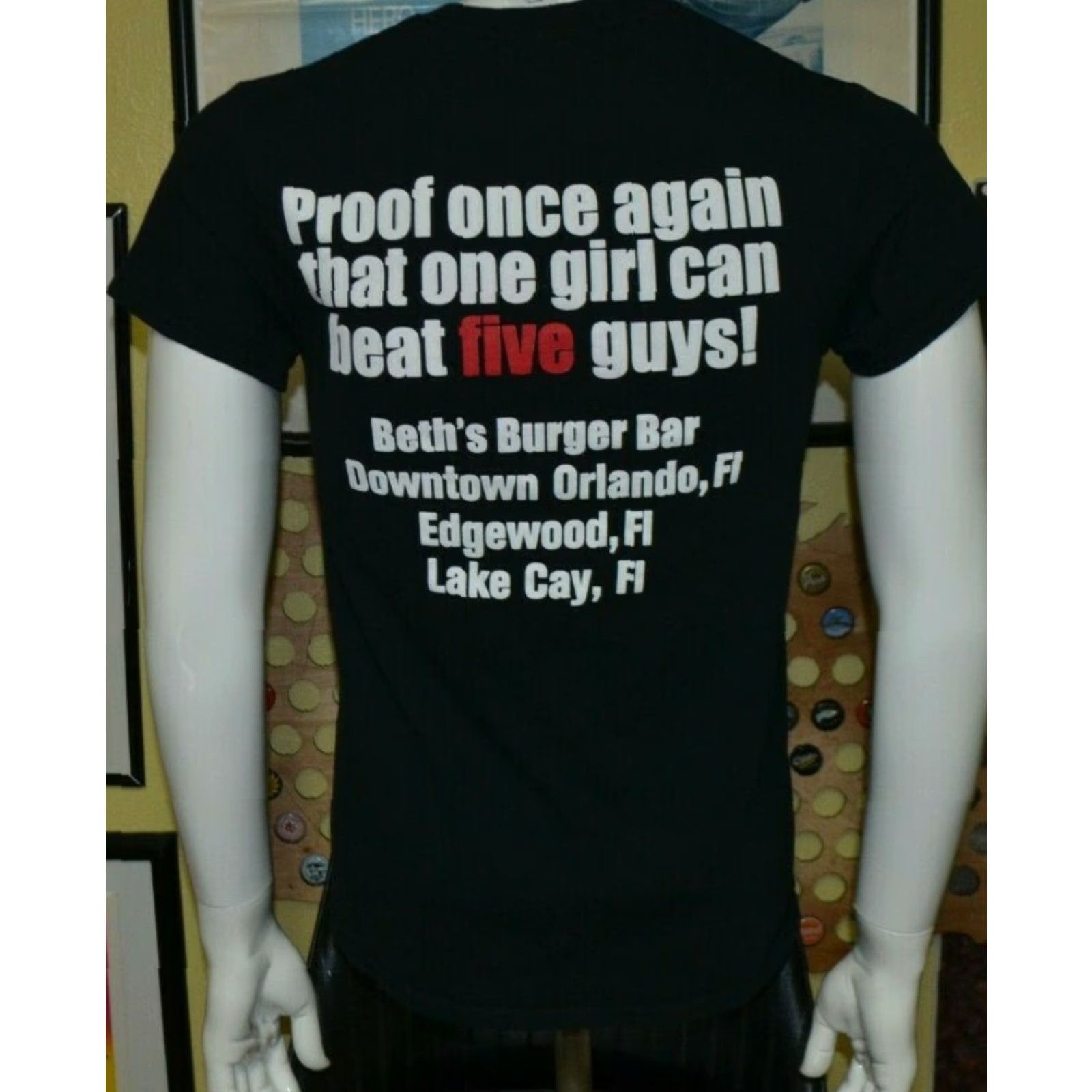 Gildan VINTAGE Beth's Burger Bar T Shirt Small Mens Shirt Black Graphic Tee 100% Cotton Gildan 1990s—2000s Size US S / EU 44-46 / 1 - 3 Thumbnail