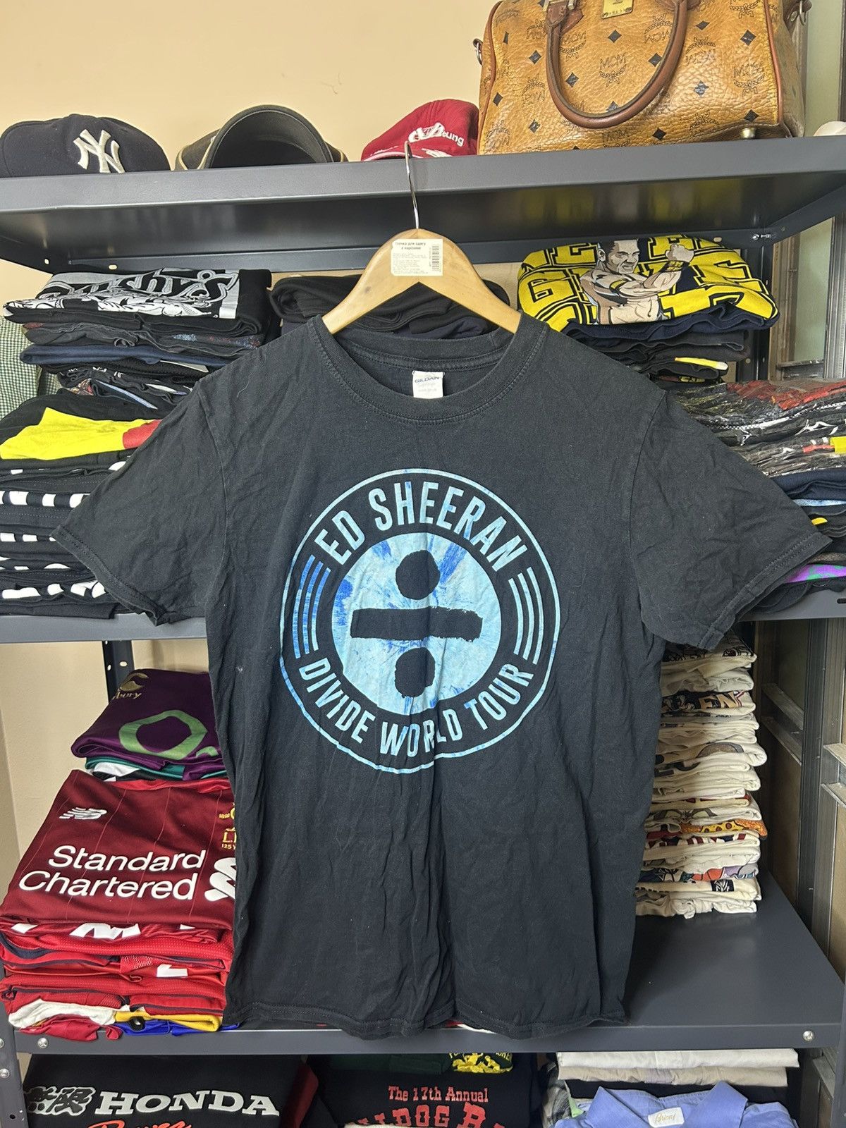 Band Tees Ed Sheeran Divide World Tour Concert T-Shirt Size US L / EU 52-54 / 3 - 1 Thumbnail