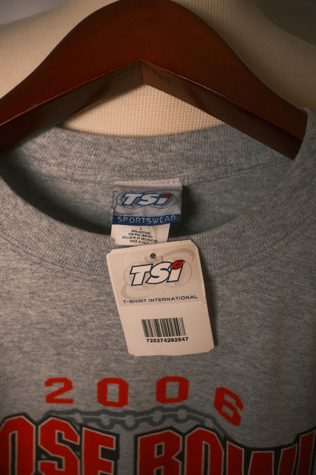 Other 2006 Rose Bowl Texas v USC NEW WITH TAGS Size US L / EU 52-54 / 3 - 4 Thumbnail