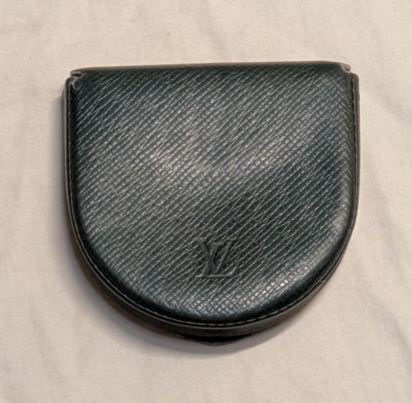 Louis Vuitton Louis Vuitton Taiga Porto MonCuvette Coin Case Dark Green Size ONE SIZE - 1 Thumbnail