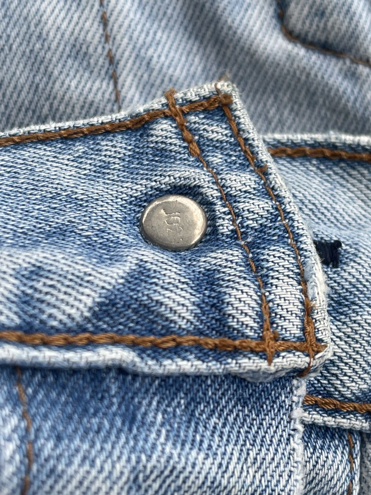 Levi's Vintage Clothing Vintage Levis J02 Distressed Trucker Denim Jacket Size US M / EU 48-50 / 2 - 13 Thumbnail