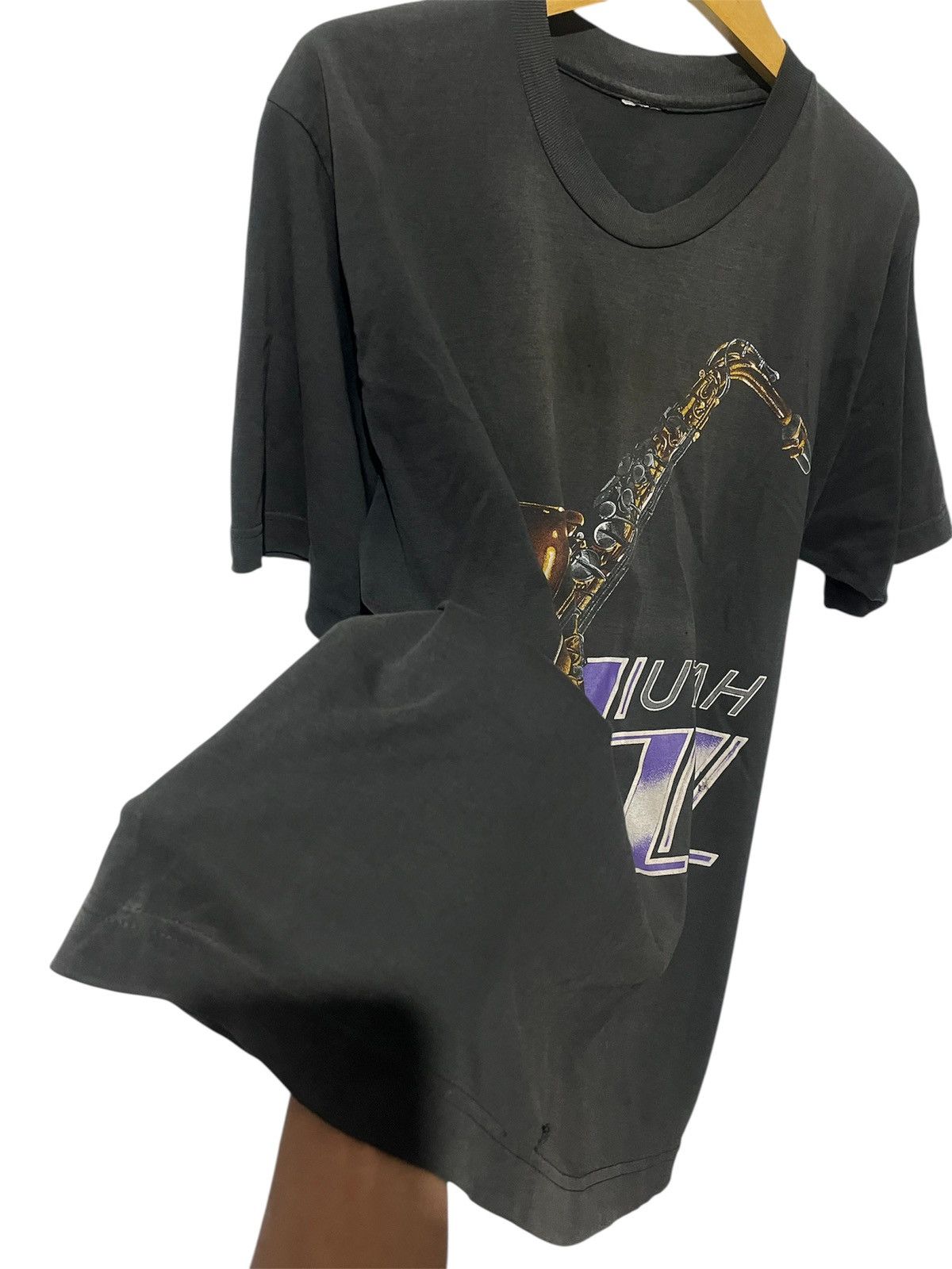 Japanese Brand Vintage 90s Utah Jazz Saxophone Graphic Faded Black Size US L / EU 52-54 / 3 - 3 Thumbnail